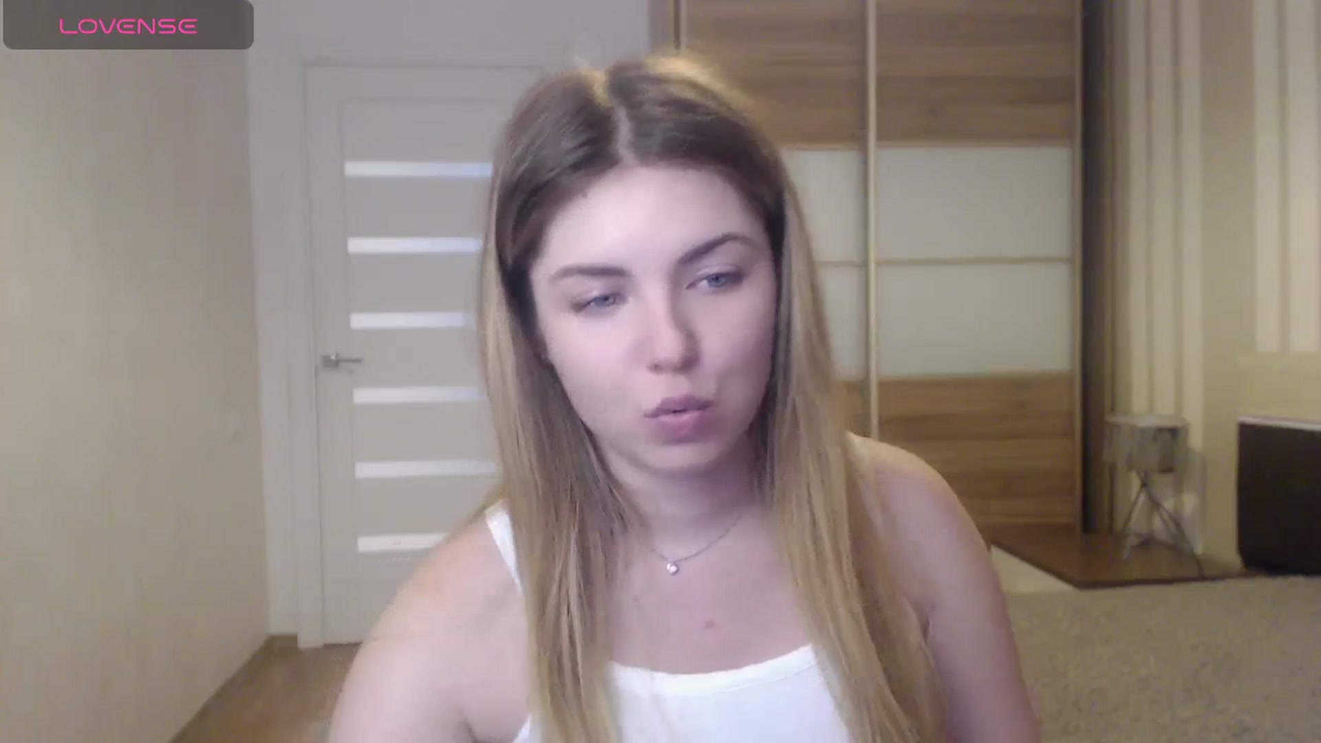 Gallery image thumbnail from Miriam_Mills's myfreecams stream on, 05/21/2024, 10:21 image 16 of 20
