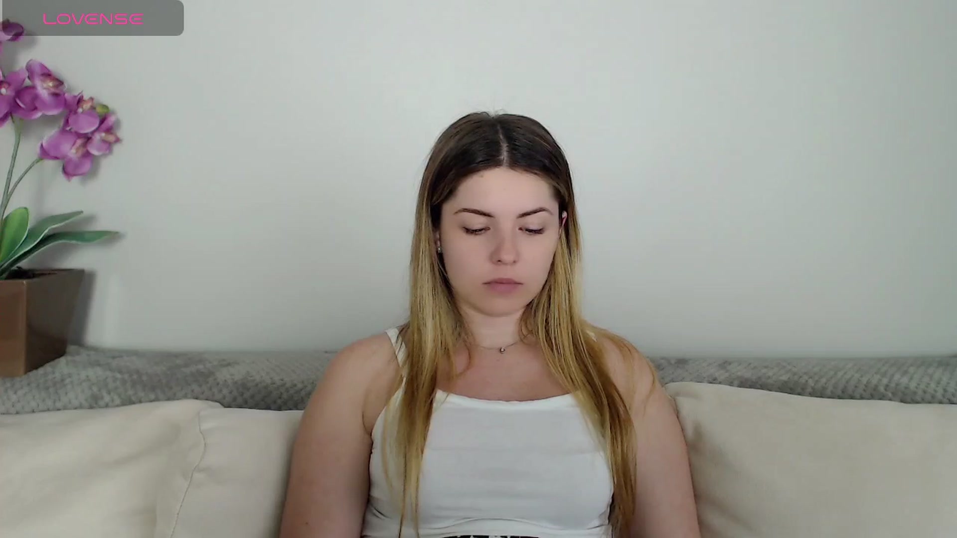 Gallery image thumbnail from Miriam_Mills's myfreecams stream on, 05/27/2024, 10:48 image 7 of 20