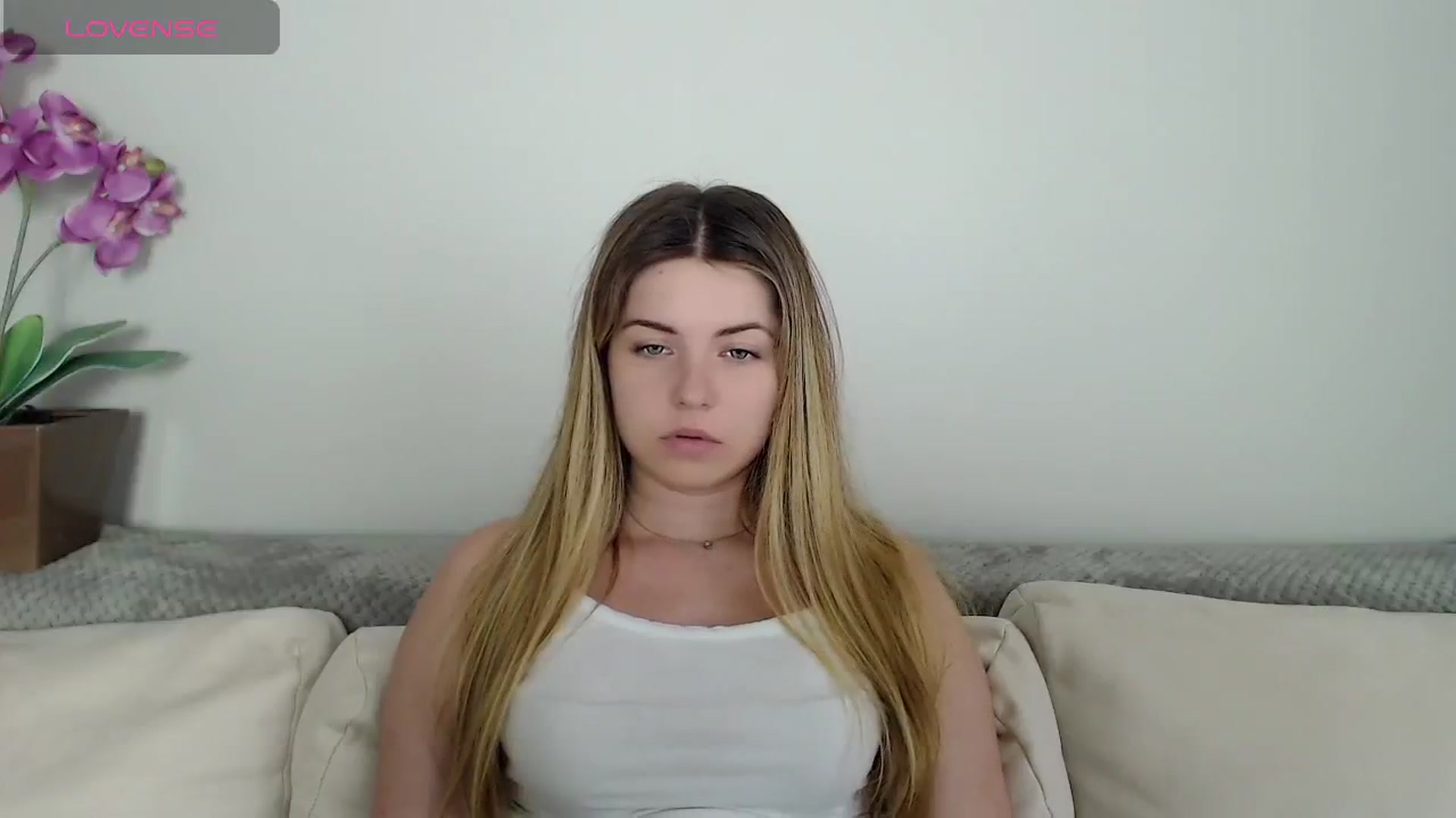 Gallery image thumbnail from Miriam_Mills's myfreecams stream on, 05/27/2024, 10:48 image 14 of 20