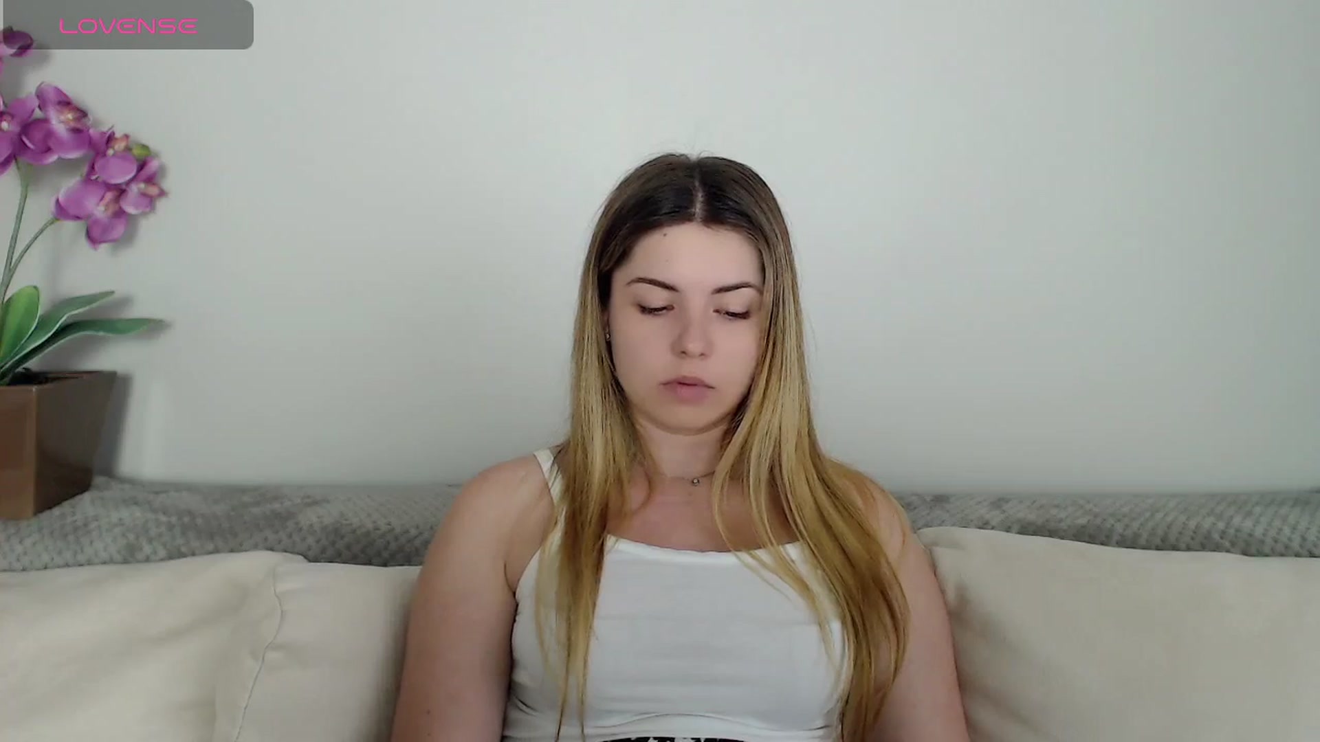 Gallery image thumbnail from Miriam_Mills's myfreecams stream on, 05/27/2024, 10:48 image 6 of 20
