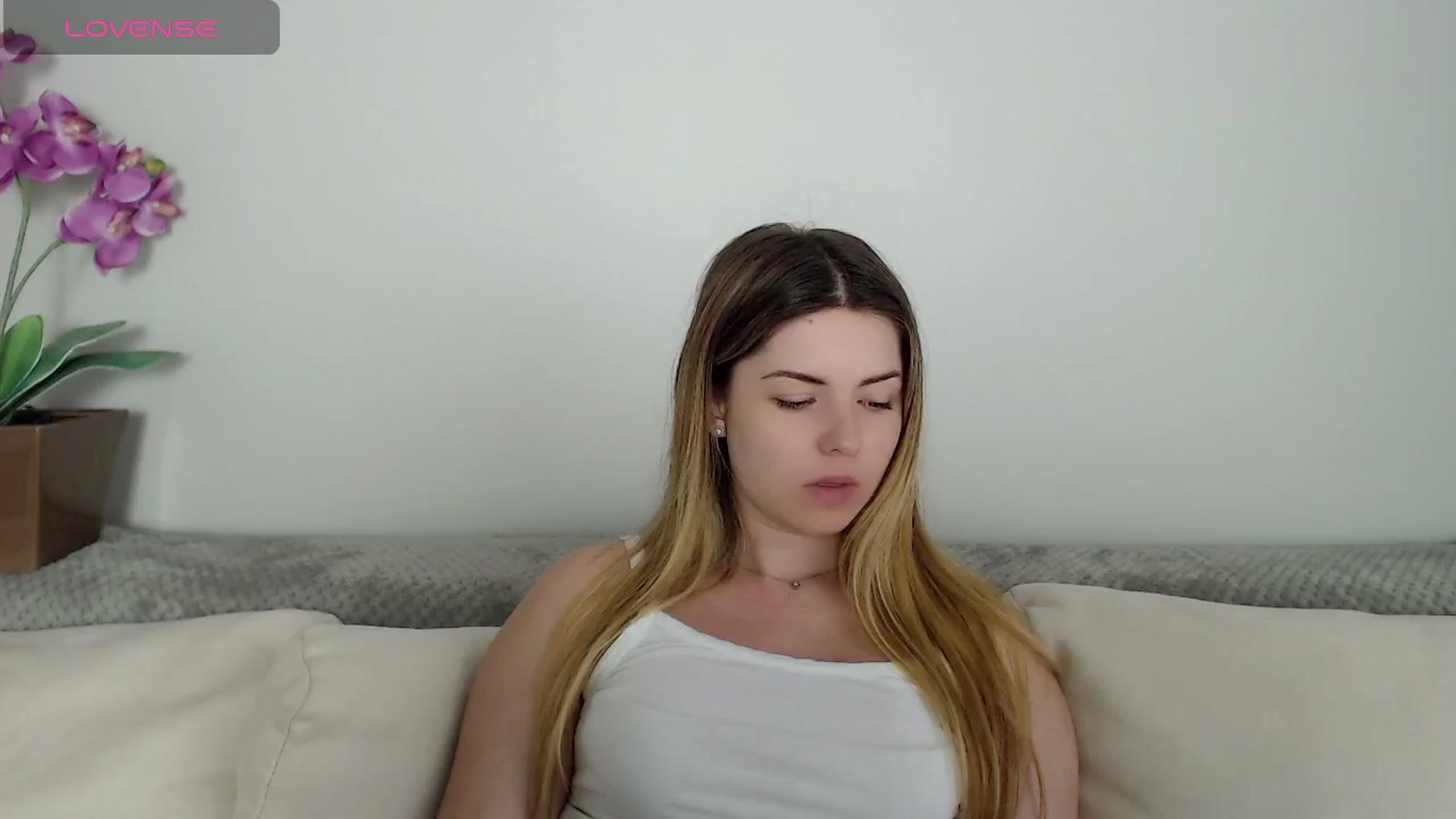 Gallery image thumbnail from Miriam_Mills's myfreecams stream on, 05/27/2024, 10:48 image 1 of 20