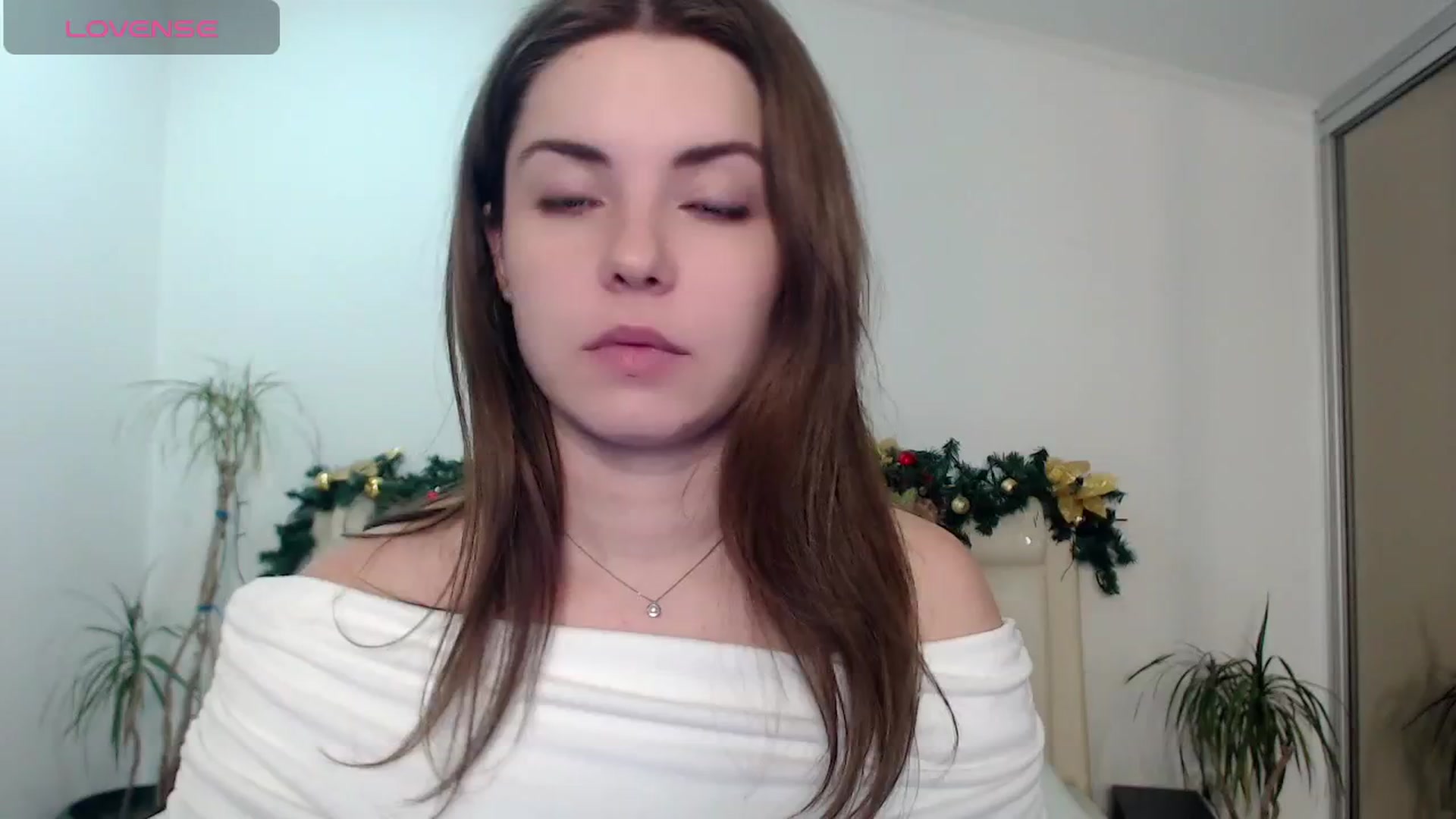 Gallery image thumbnail from Miriam_Mills's myfreecams stream on, 12/31/2024, 12:37 image 3 of 20