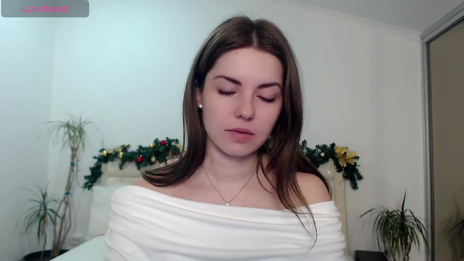 Gallery image thumbnail from Miriam_Mills's myfreecams stream on, 12/31/2024, 12:37 image 16 of 20