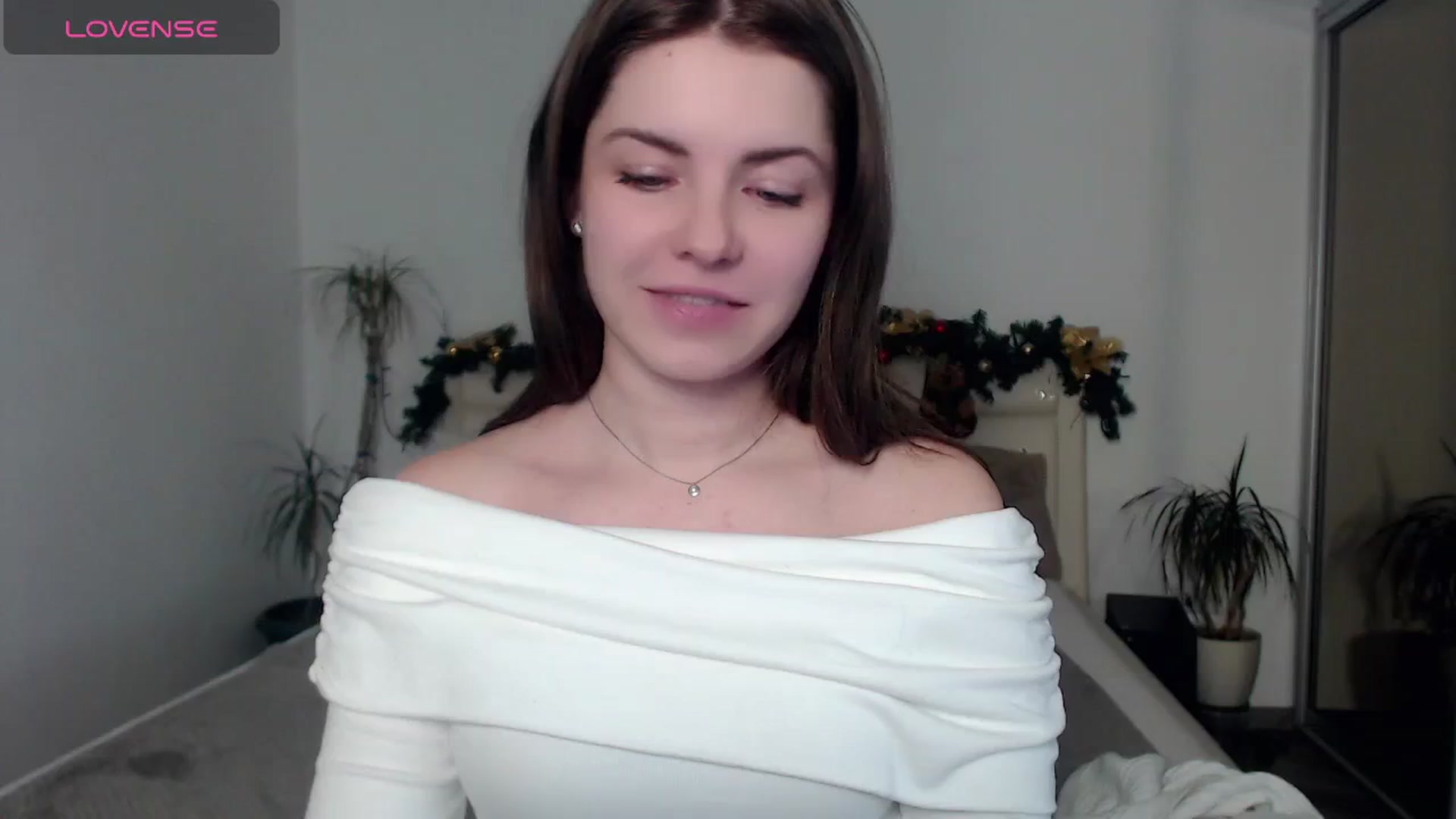 Gallery image thumbnail from Miriam_Mills's myfreecams stream on, 01/01/2025, 12:35 image 18 of 20