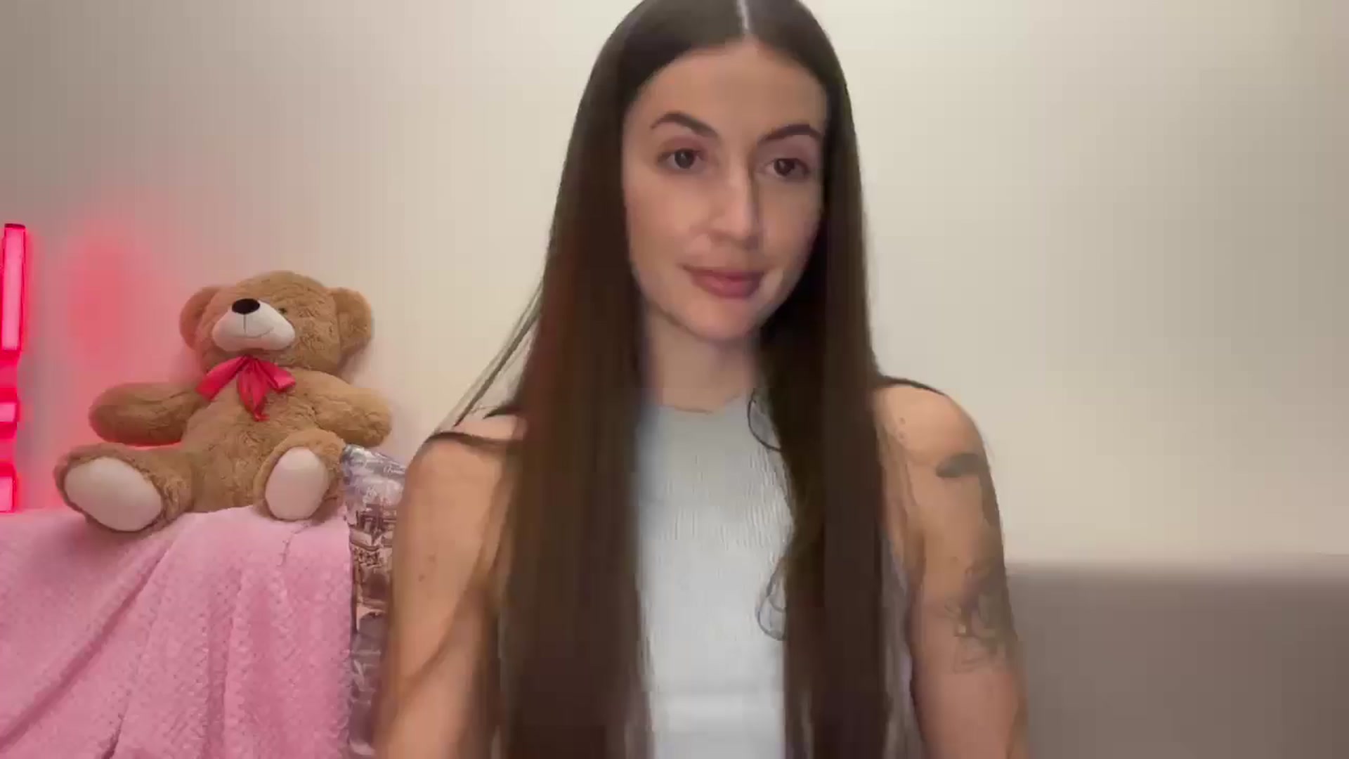 Gallery image thumbnail from Miriami's myfreecams stream on, 12/02/2025, 19:22 image 9 of 20