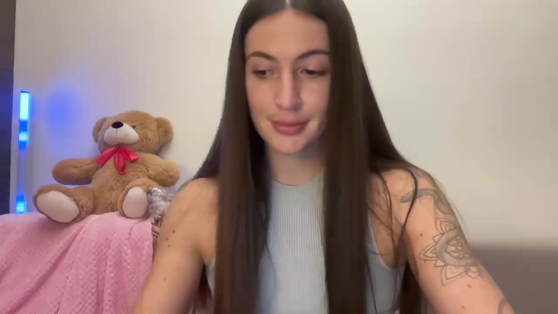 Gallery image thumbnail from Miriami's myfreecams stream on, 12/02/2025, 19:22 image 5 of 20