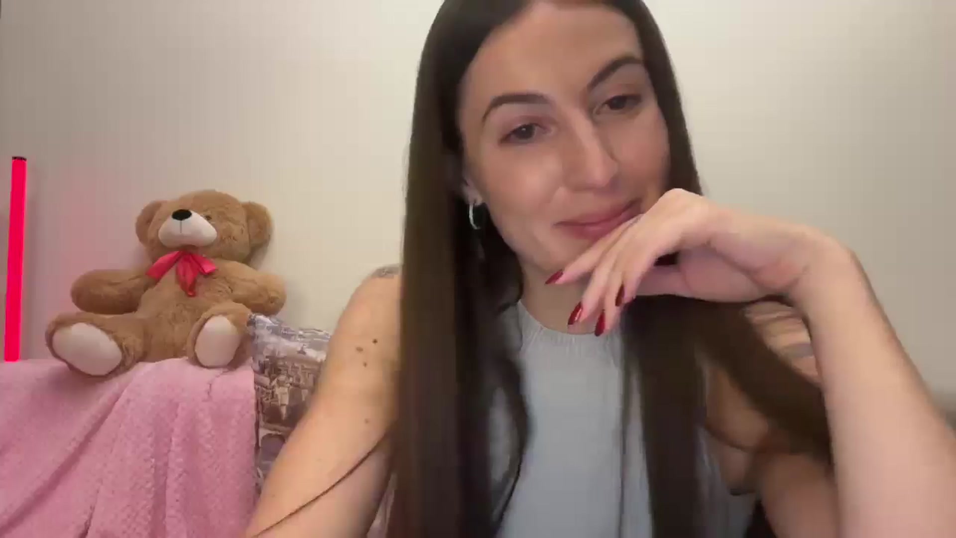 Gallery image thumbnail from Miriami's myfreecams stream on, 12/02/2025, 19:22 image 13 of 20