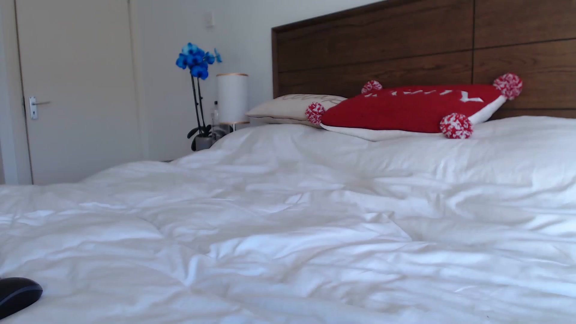 Gallery image thumbnail from MiroNika's myfreecams stream on, 11/15/2022, 15:27 image 9 of 20