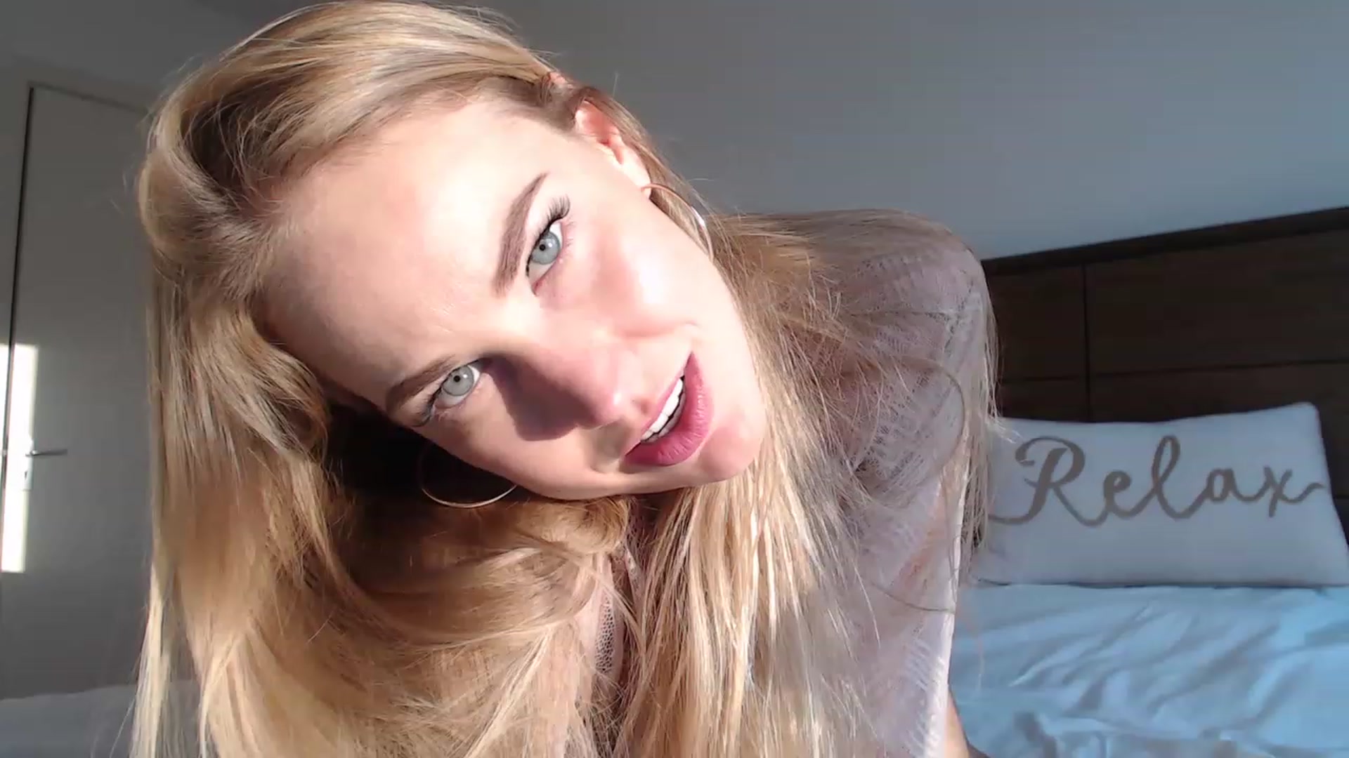 Gallery image thumbnail from MiroNika's myfreecams stream on, 04/19/2023, 18:55 image 11 of 20