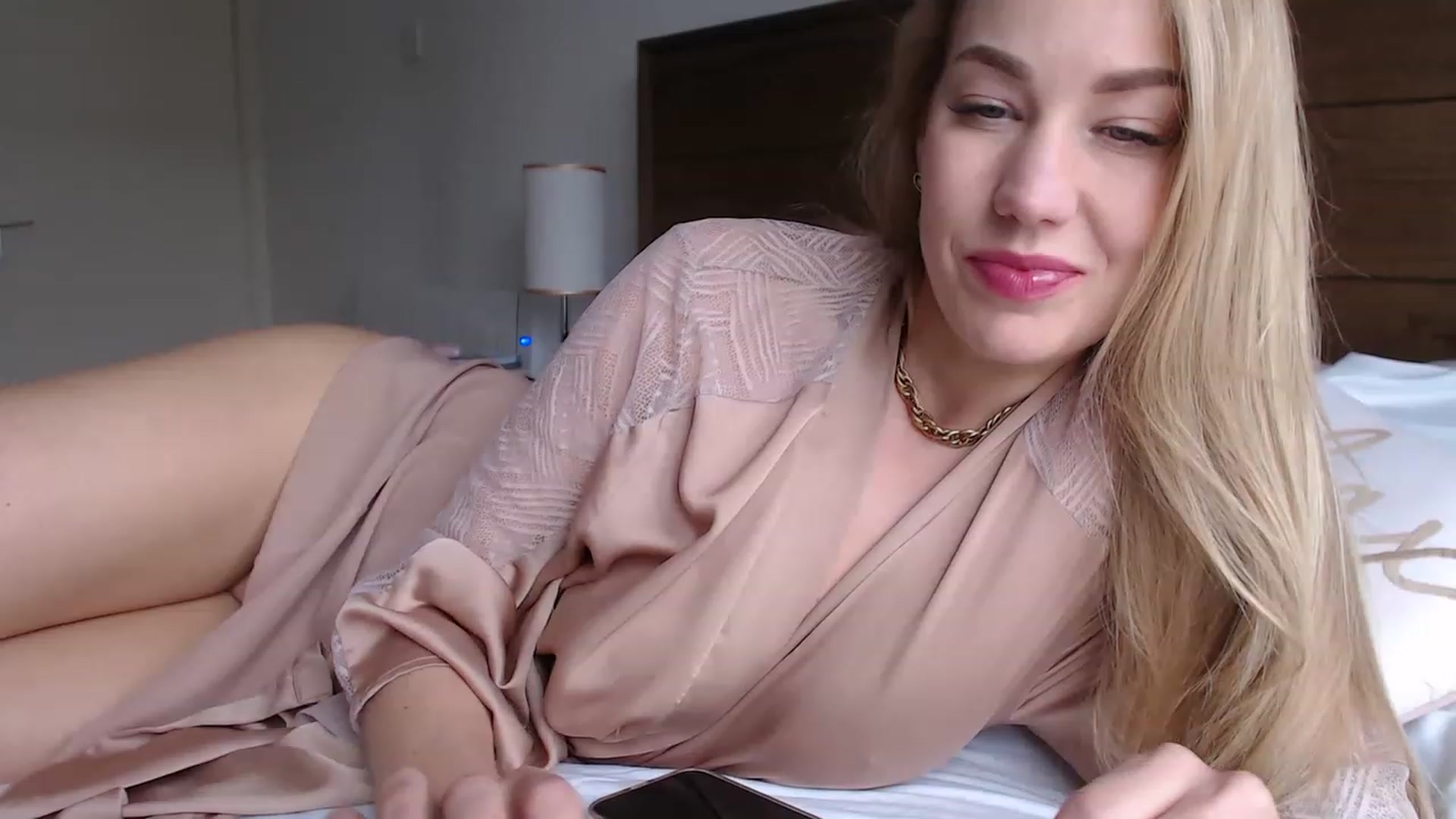 Gallery image thumbnail from MiroNika's myfreecams stream on, 04/27/2023, 16:22 image 14 of 20