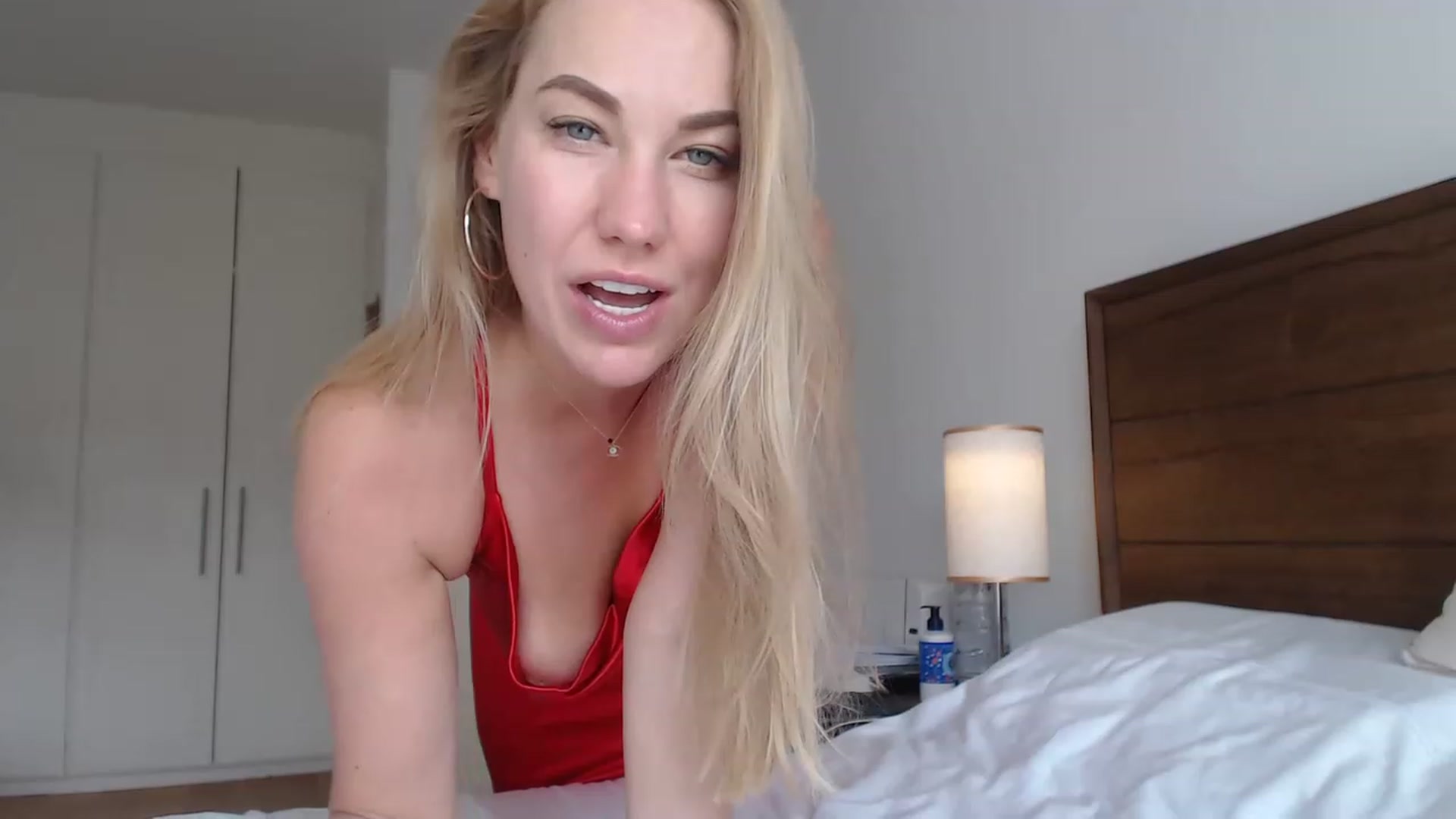 Gallery image thumbnail from MiroNika's myfreecams stream on, 06/15/2023, 14:21 image 17 of 20