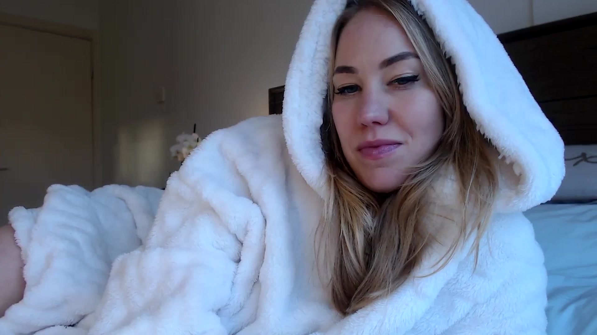 Gallery image thumbnail from MiroNika's myfreecams stream on, 11/09/2023, 16:19 image 16 of 20