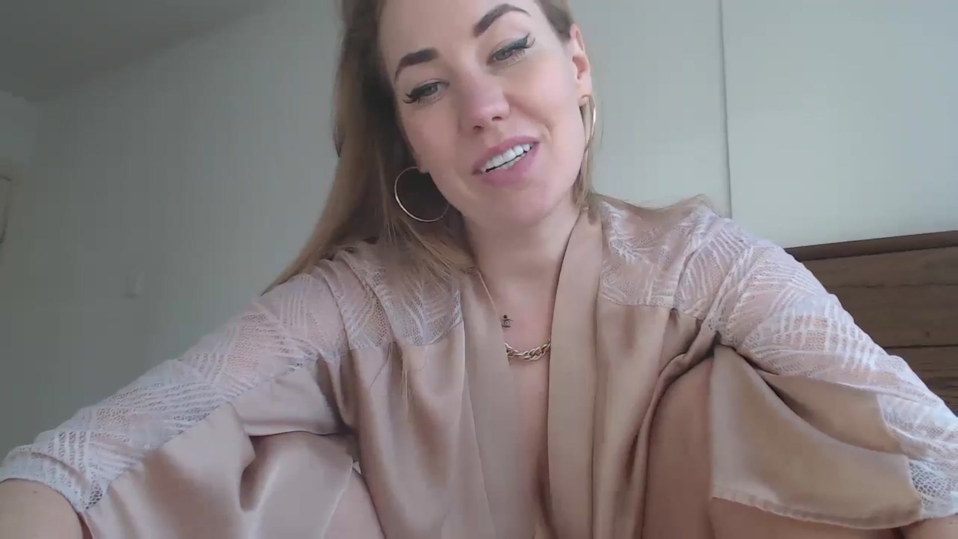 Gallery image thumbnail from MiroNika's myfreecams stream on, 02/18/2024, 16:19 image 20 of 20