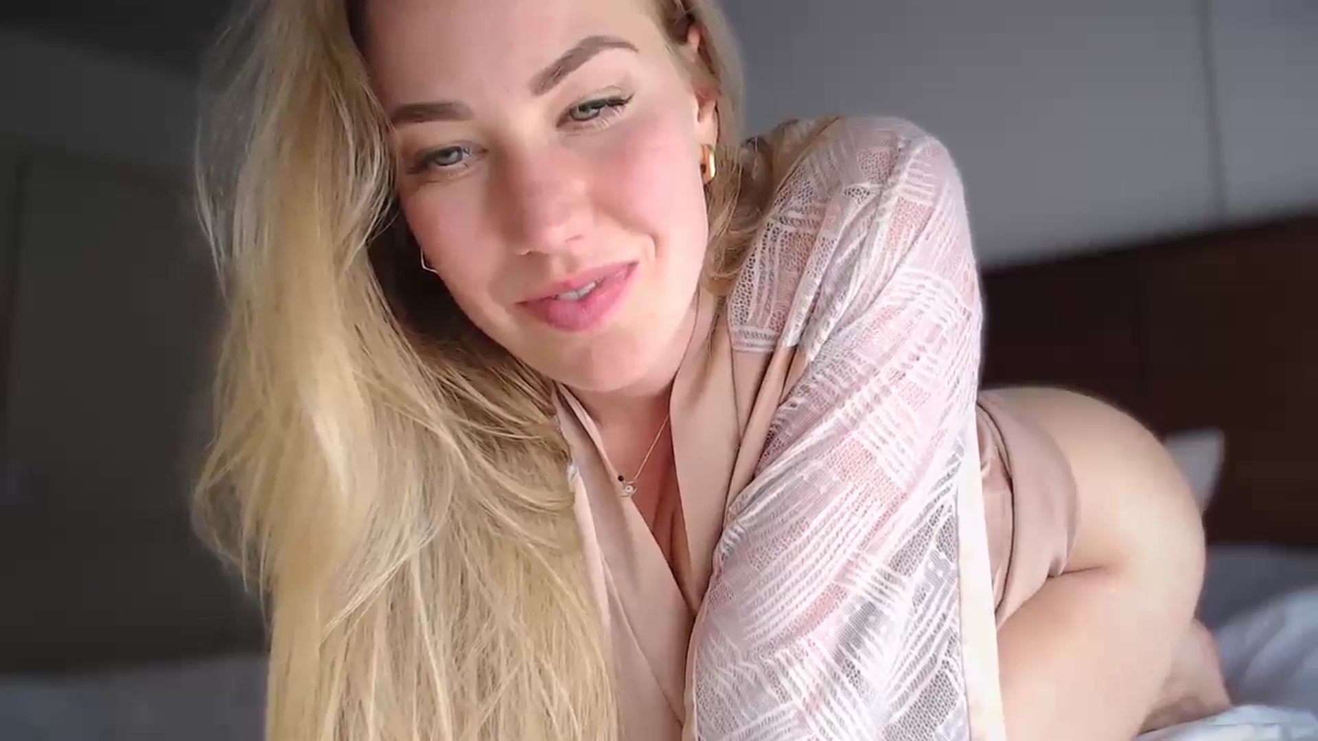 Gallery image thumbnail from MiroNika's myfreecams stream on, 06/24/2024, 15:22 image 16 of 20