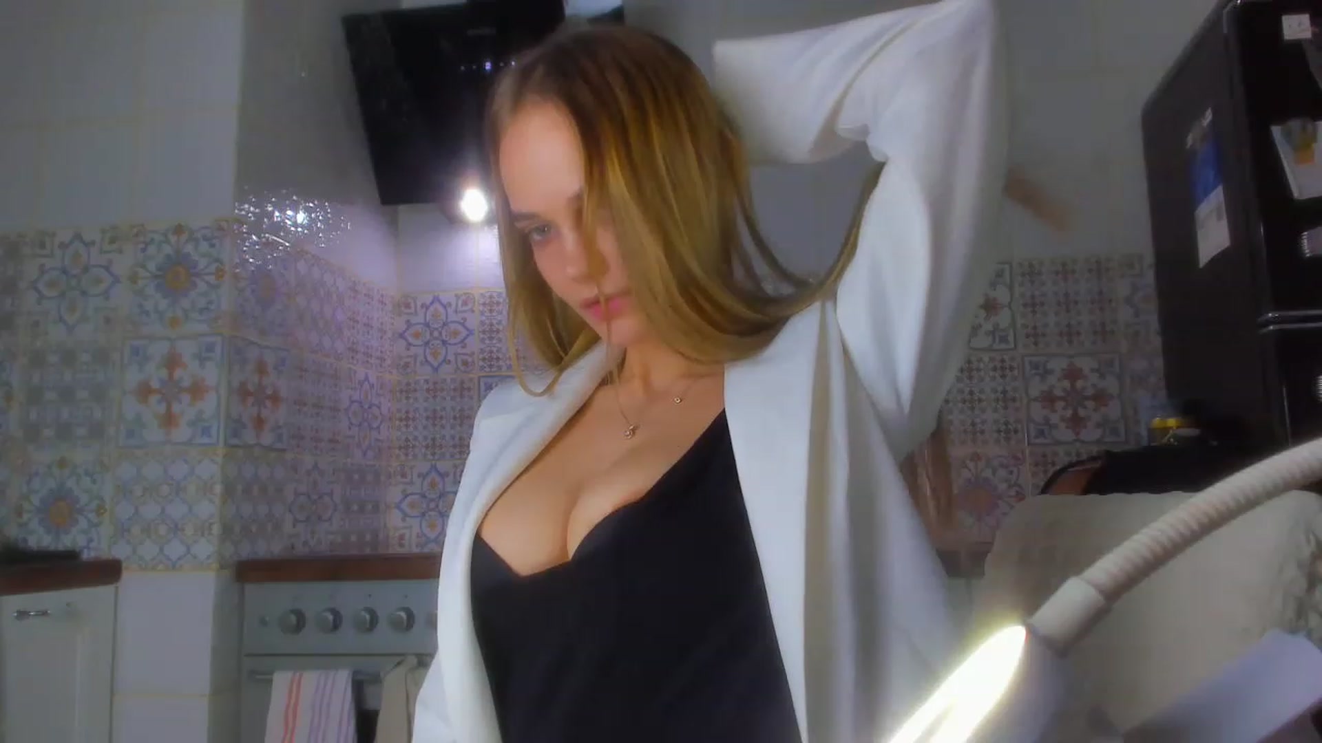 Gallery image thumbnail from MiroSlavaaa's myfreecams stream on, 11/20/2022, 21:33 image 10 of 20