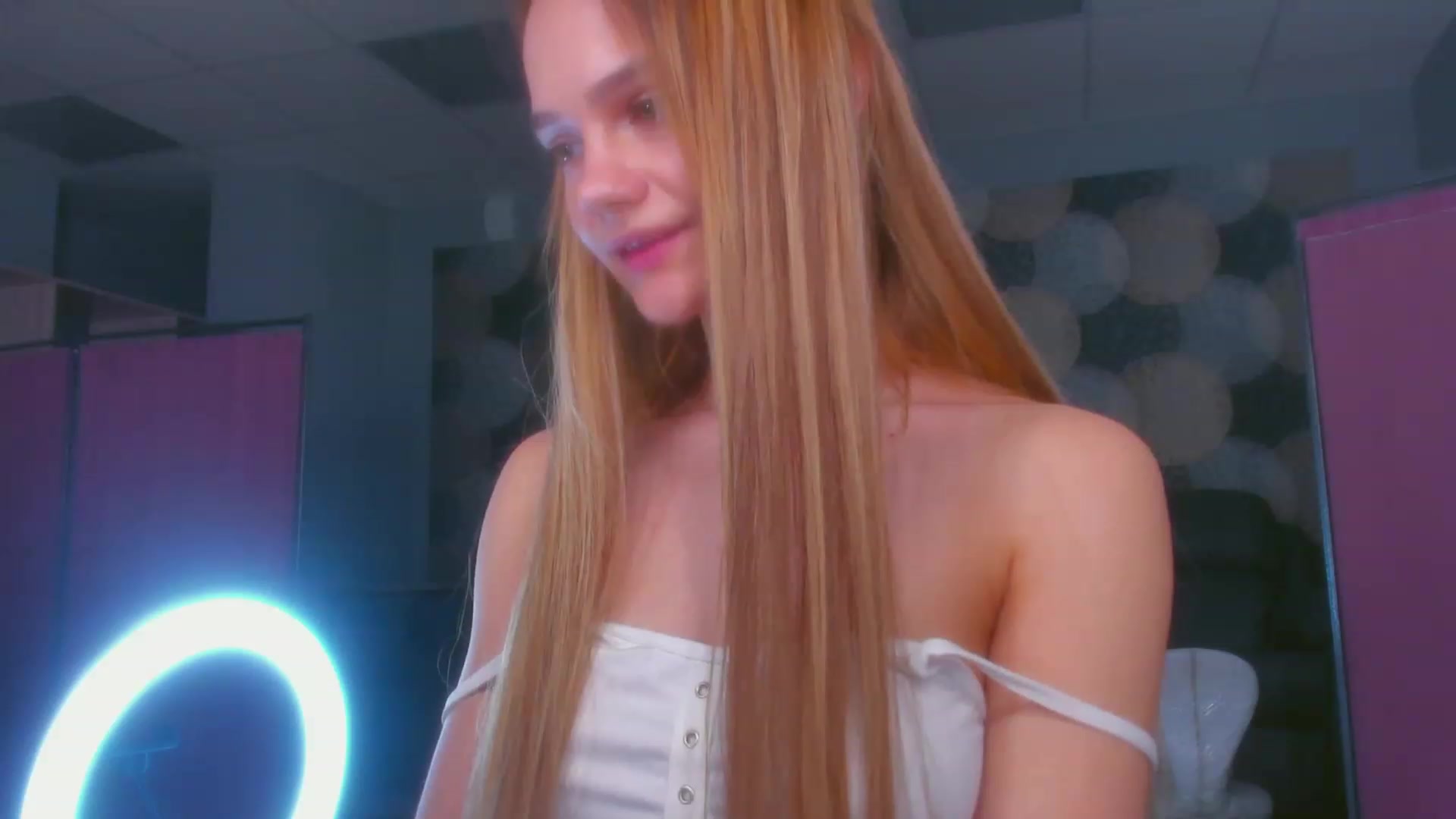 Gallery image thumbnail from MiroSlavaaa's myfreecams stream on, 01/18/2023, 20:04 image 11 of 20