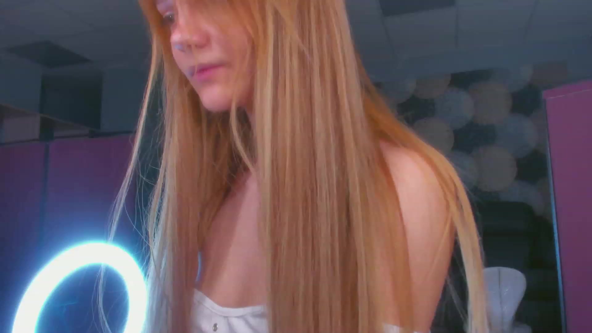 Gallery image thumbnail from MiroSlavaaa's myfreecams stream on, 01/18/2023, 20:04 image 3 of 20