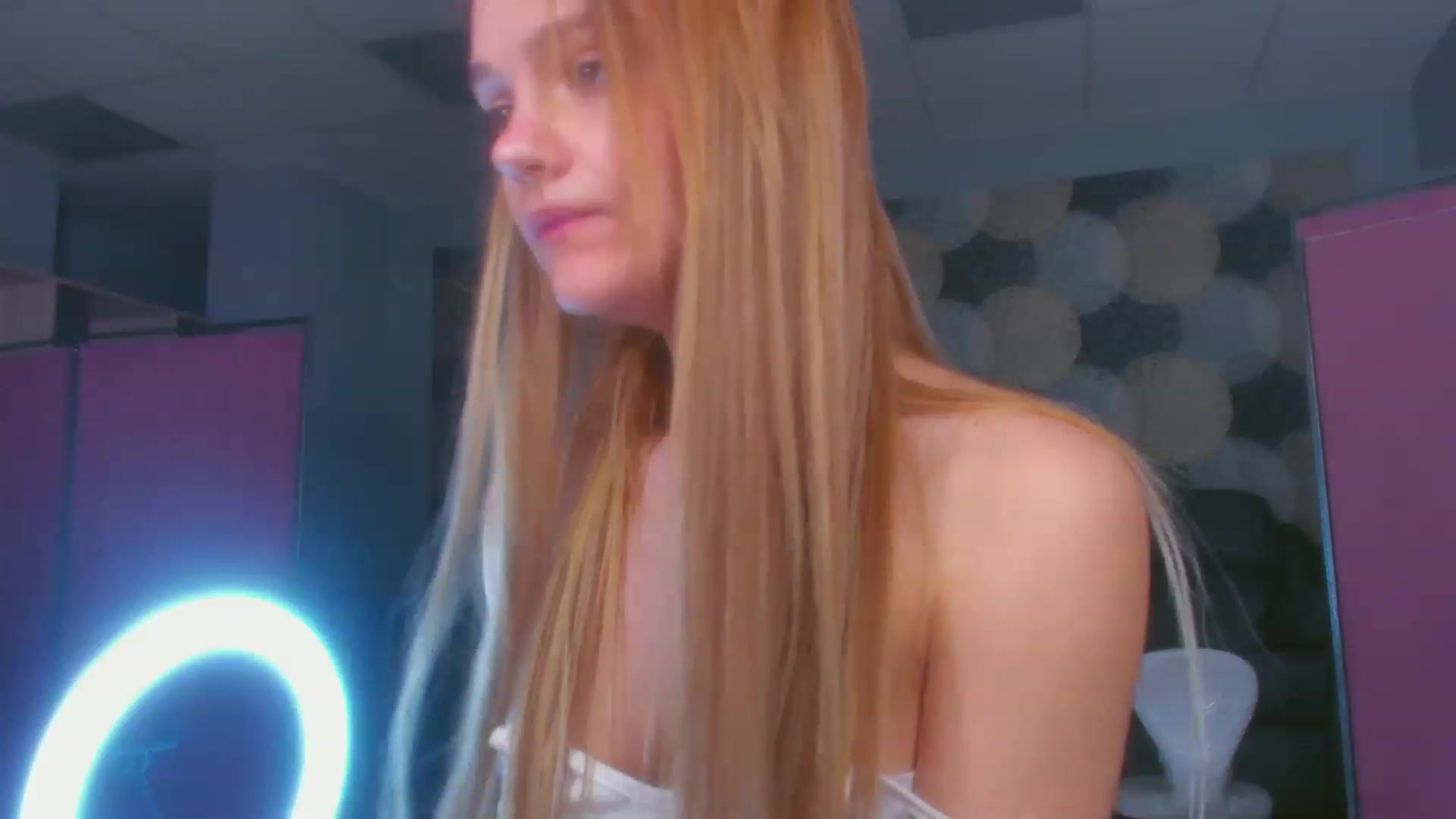 Gallery image thumbnail from MiroSlavaaa's myfreecams stream on, 01/18/2023, 20:04 image 13 of 20