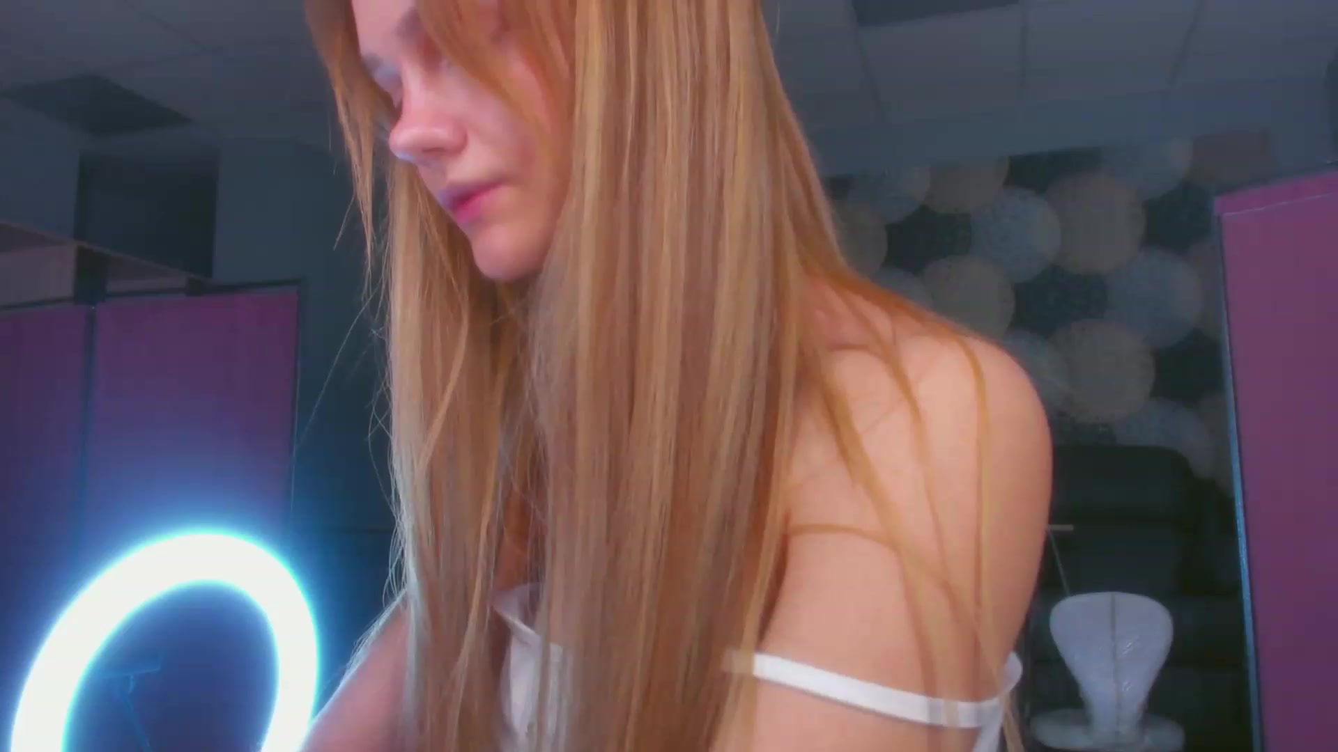 Gallery image thumbnail from MiroSlavaaa's myfreecams stream on, 01/18/2023, 20:04 image 2 of 20