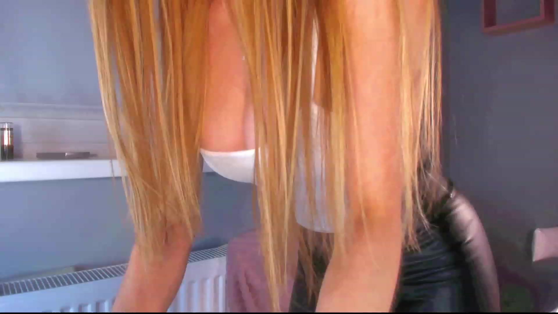 Gallery image thumbnail from MiroSlavaaa's myfreecams stream on, 02/04/2023, 22:24 image 12 of 20