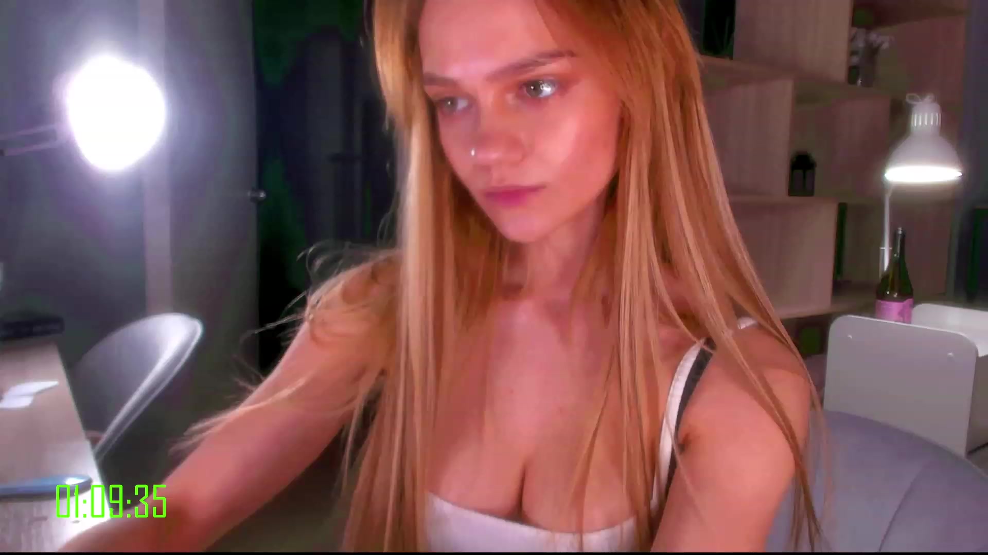 Gallery image thumbnail from MiroSlavaaa's myfreecams stream on, 02/06/2023, 20:35 image 10 of 20