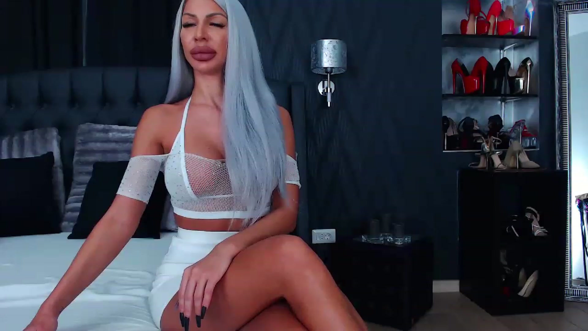 Gallery image thumbnail from MirrembeX's myfreecams stream on, 02/18/2023, 06:17 image 17 of 20