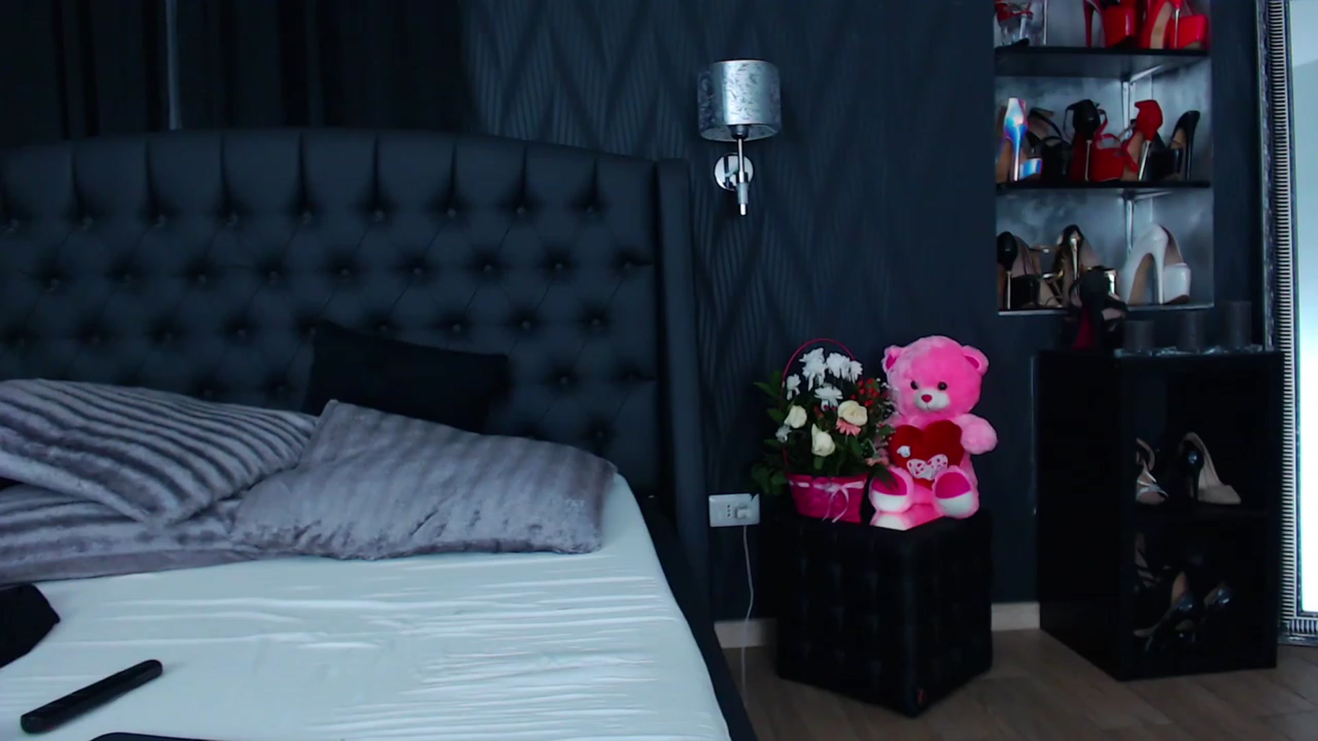 Gallery image thumbnail from MirrembeX's myfreecams stream on, 03/13/2023, 01:03 image 3 of 20
