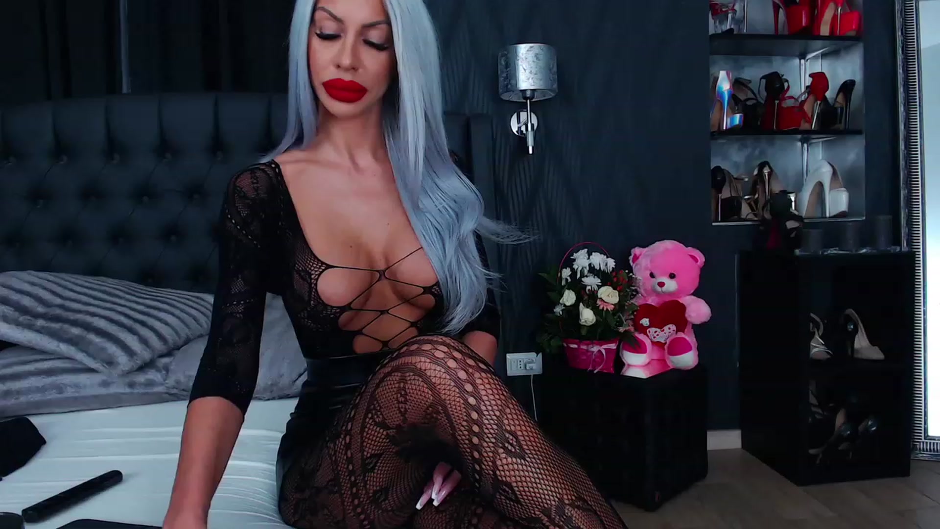 Gallery image thumbnail from MirrembeX's myfreecams stream on, 03/13/2023, 01:03 image 2 of 20