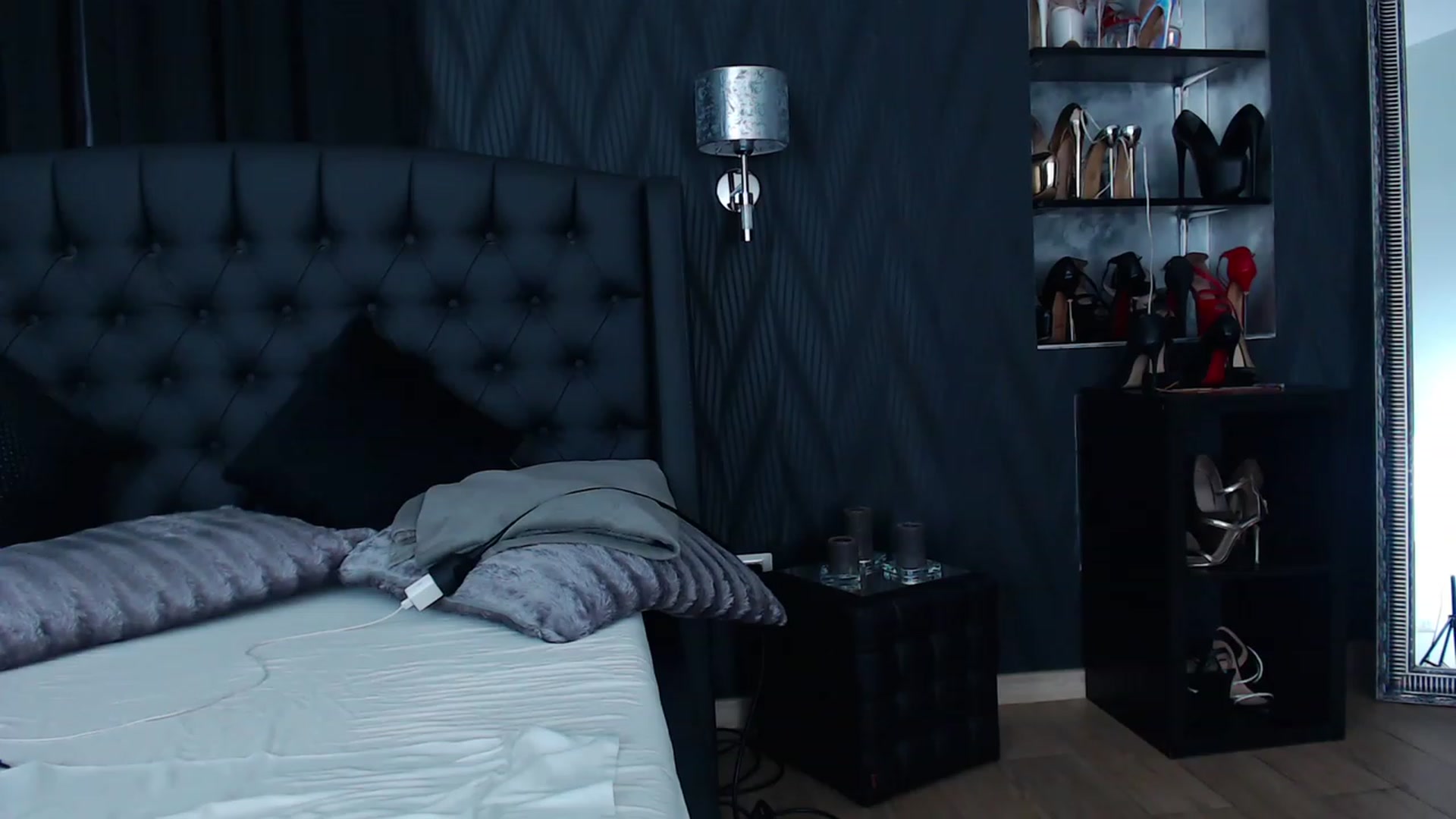 Gallery image thumbnail from MirrembeX's myfreecams stream on, 06/01/2023, 08:27 image 11 of 20