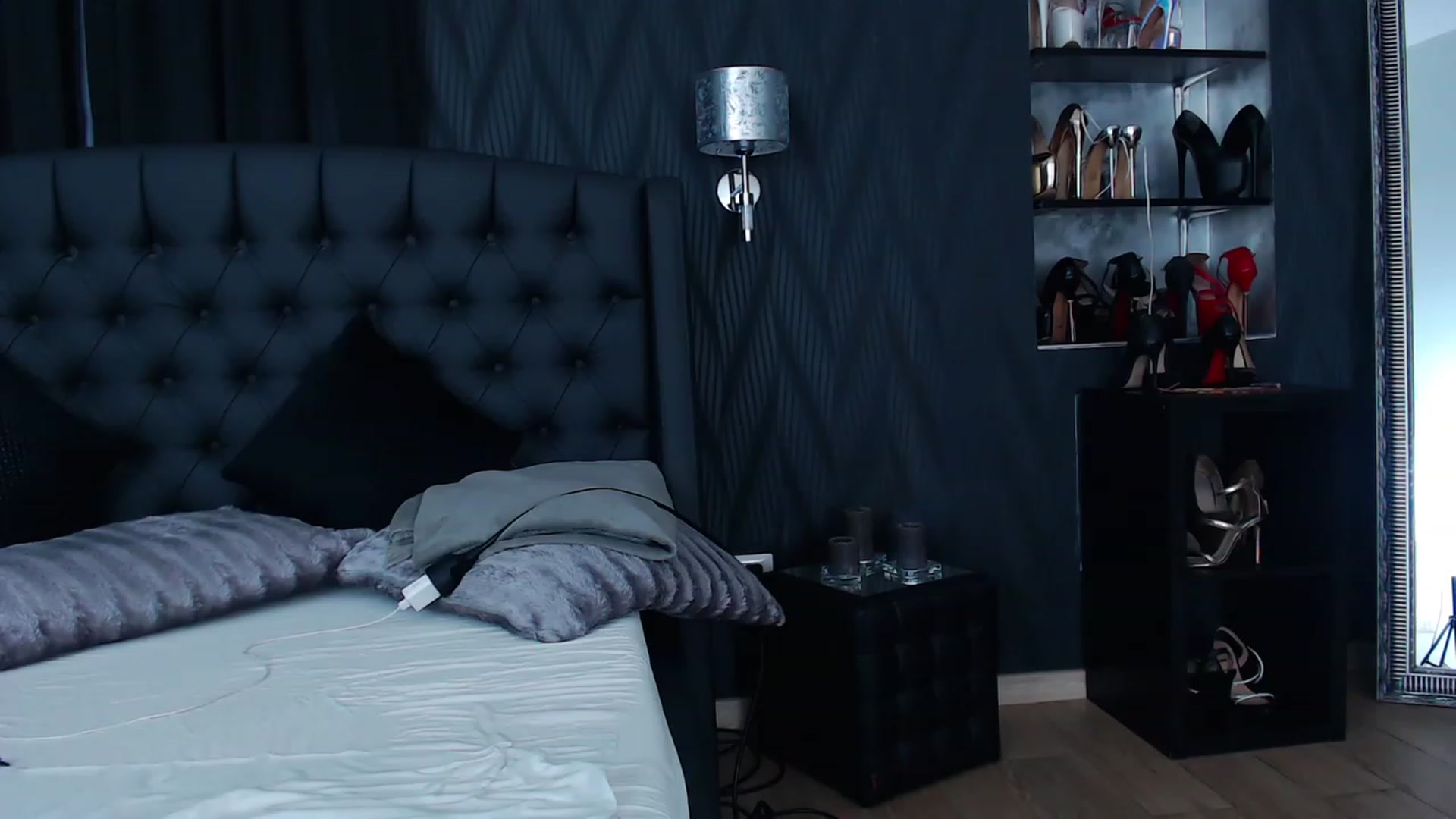 Gallery image thumbnail from MirrembeX's myfreecams stream on, 06/01/2023, 10:35 image 13 of 20
