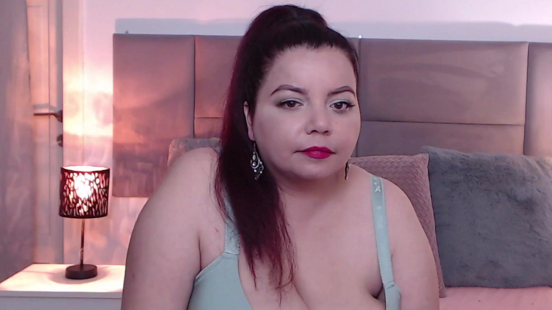 Gallery image thumbnail from MiryamInes's myfreecams stream on, 04/20/2026, 22:24 image 17 of 20
