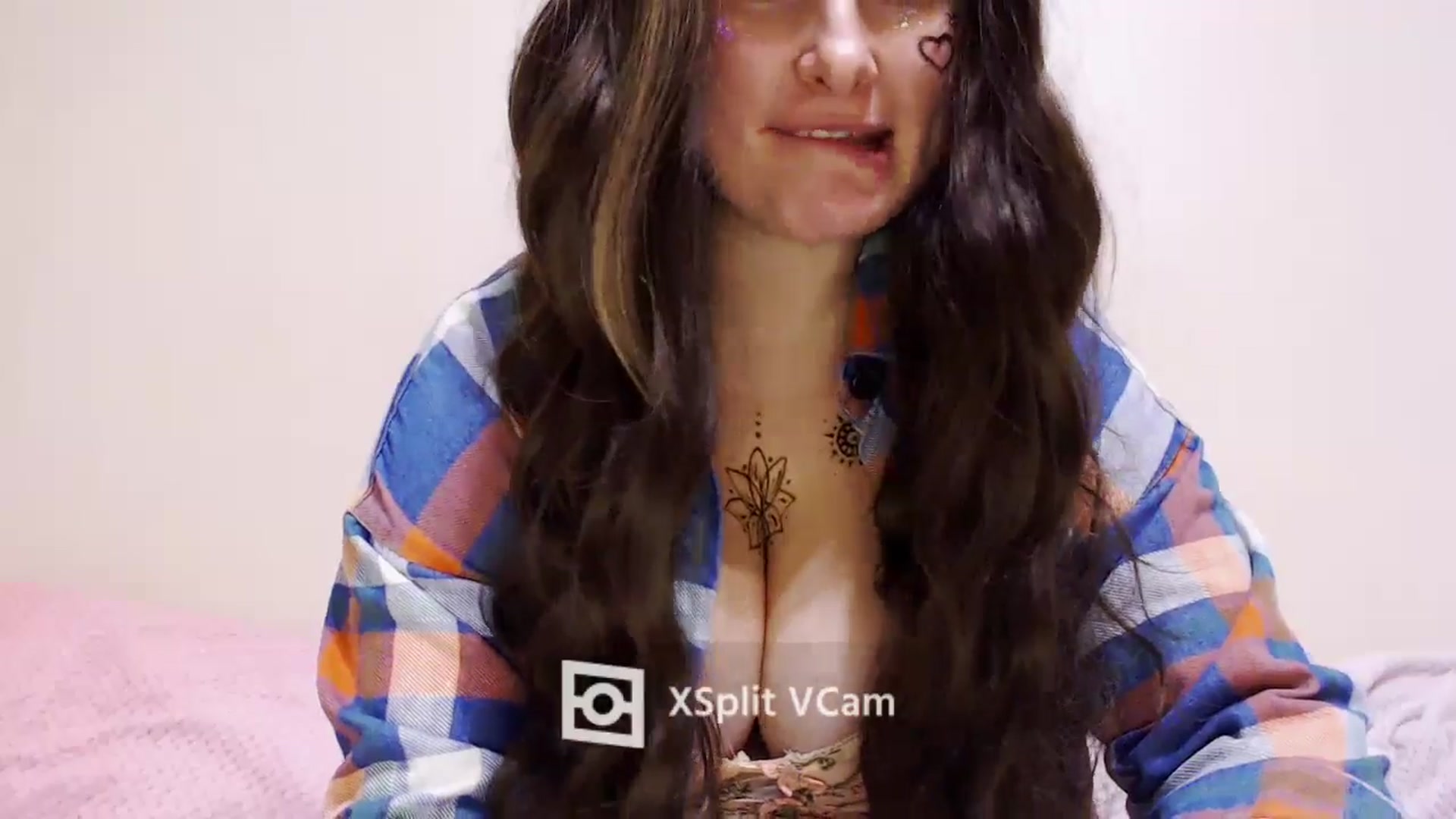 Gallery image thumbnail from Mis_Virginia_'s myfreecams stream on, 10/25/2024, 16:32 image 9 of 20
