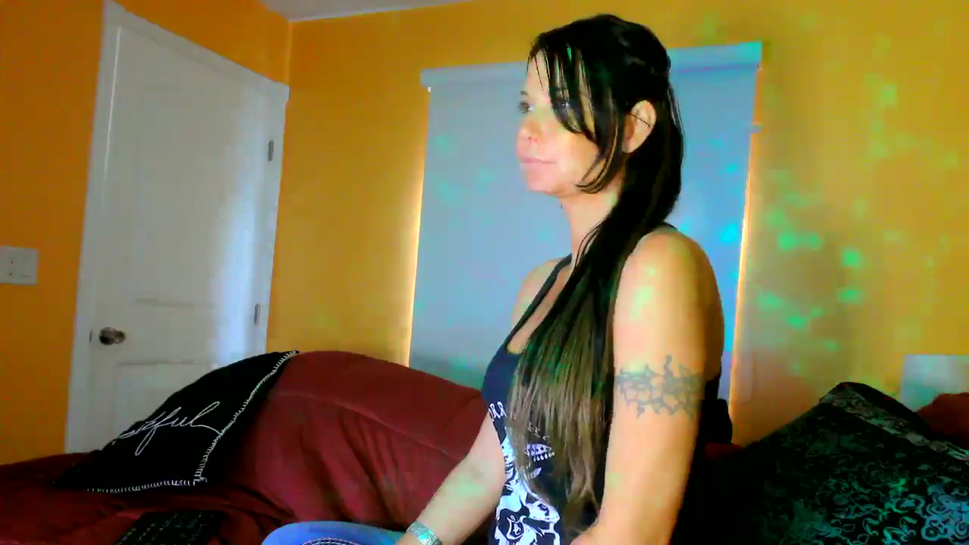 Gallery image thumbnail from MisfitToyClub's myfreecams stream on, 12/23/2024, 23:57 image 16 of 20