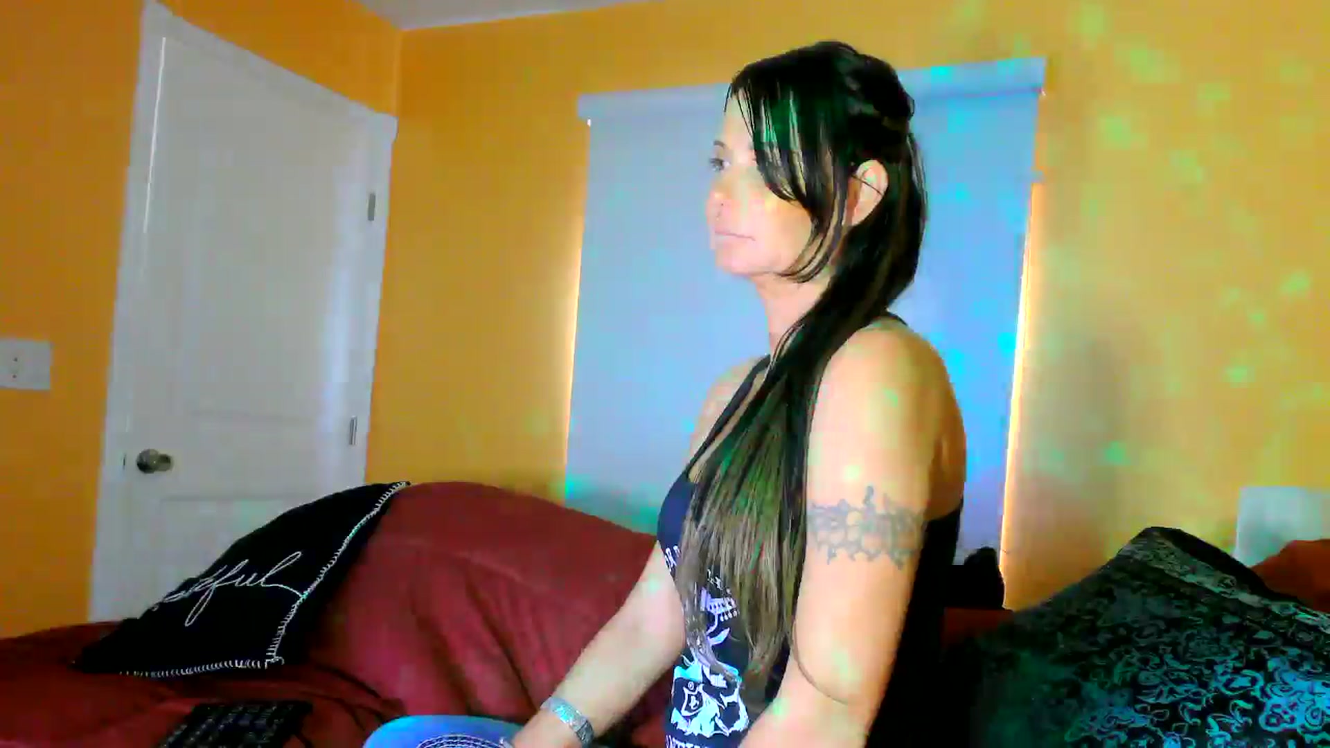 Gallery image thumbnail from MisfitToyClub's myfreecams stream on, 12/23/2024, 23:57 image 15 of 20