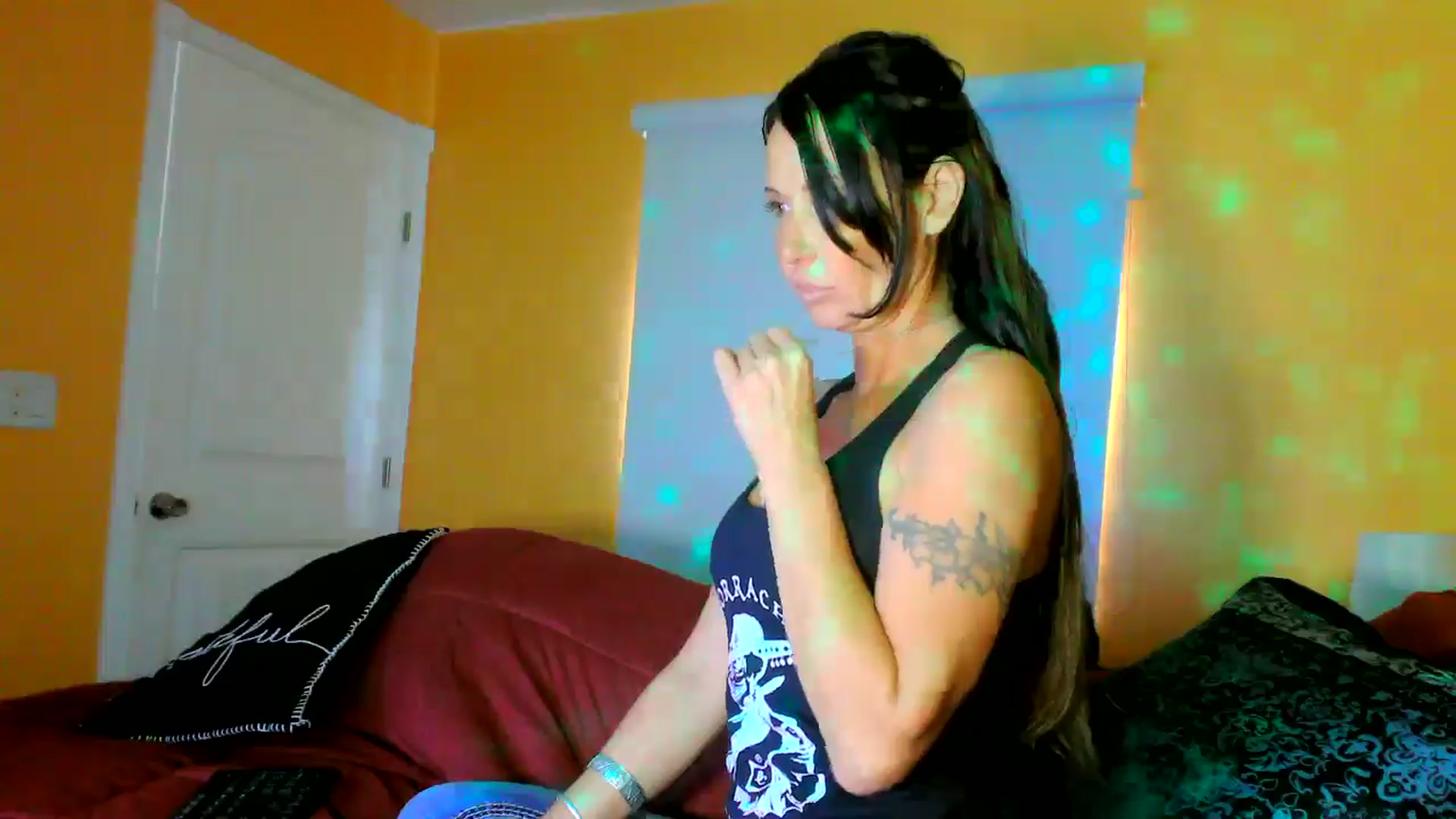 Gallery image thumbnail from MisfitToyClub's myfreecams stream on, 12/23/2024, 23:57 image 10 of 20