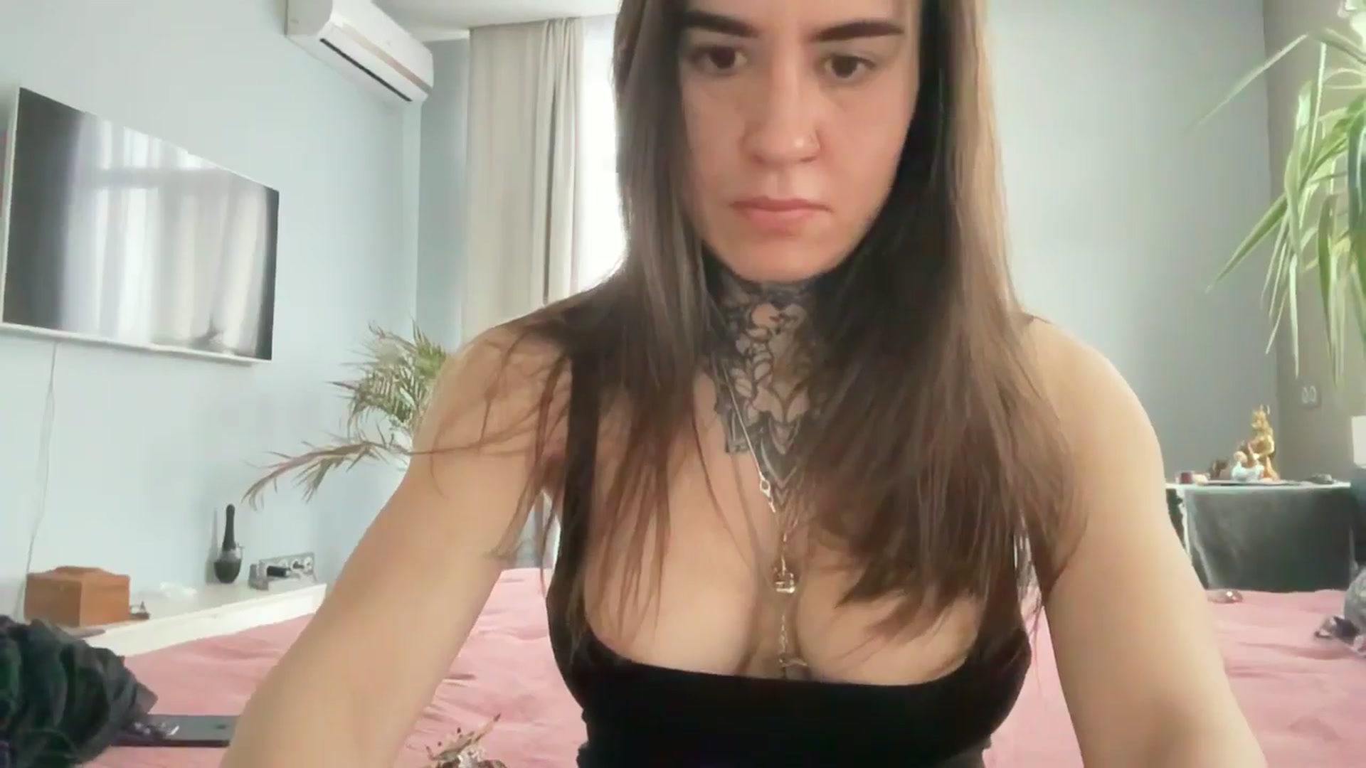 Gallery image thumbnail from MishaCheyenne's myfreecams stream on, 01/03/2025, 08:28 image 15 of 20