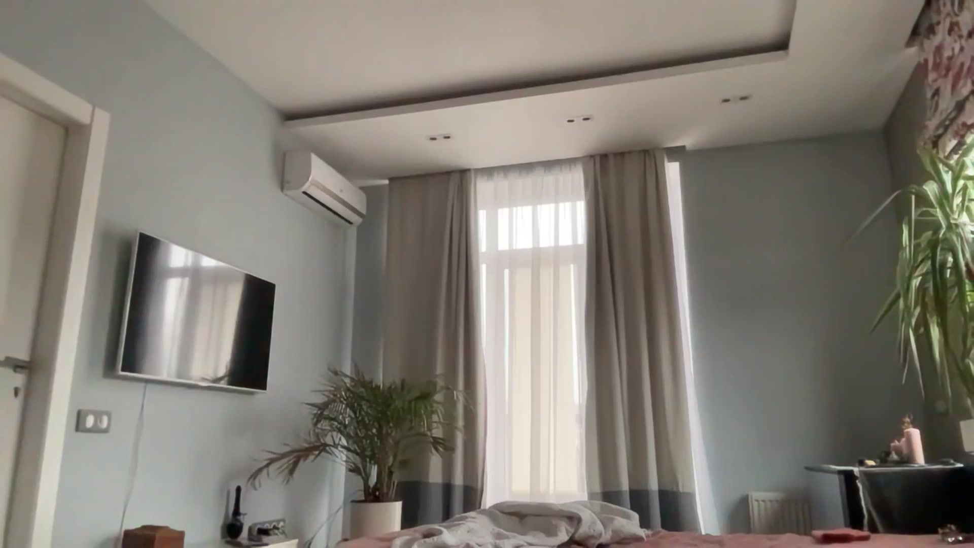 Gallery image thumbnail from MishaCheyenne's myfreecams stream on, 01/06/2025, 07:28 image 11 of 20