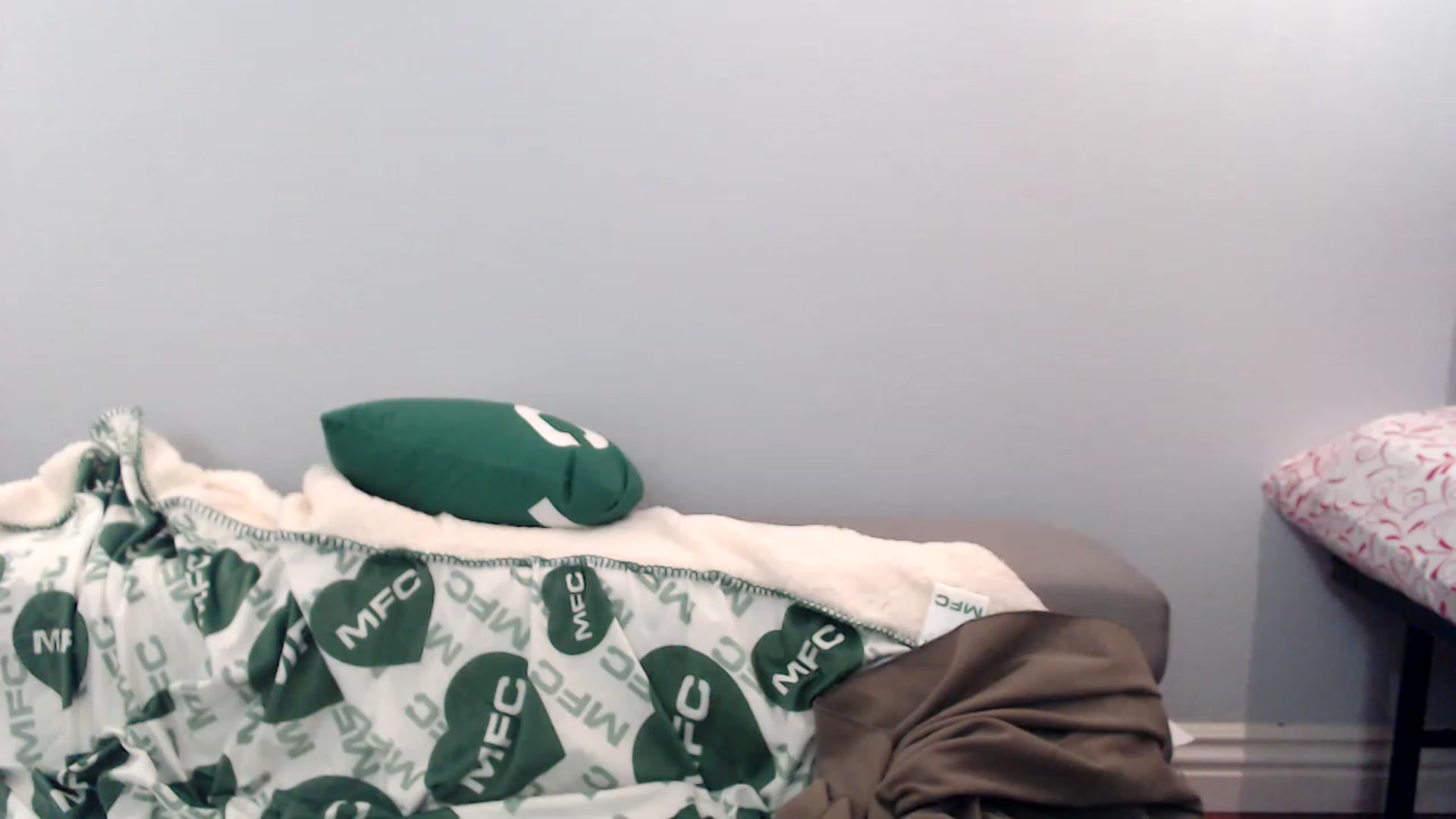 Gallery image thumbnail from MishaSky's myfreecams stream on, 01/08/2023, 08:44 image 2 of 20