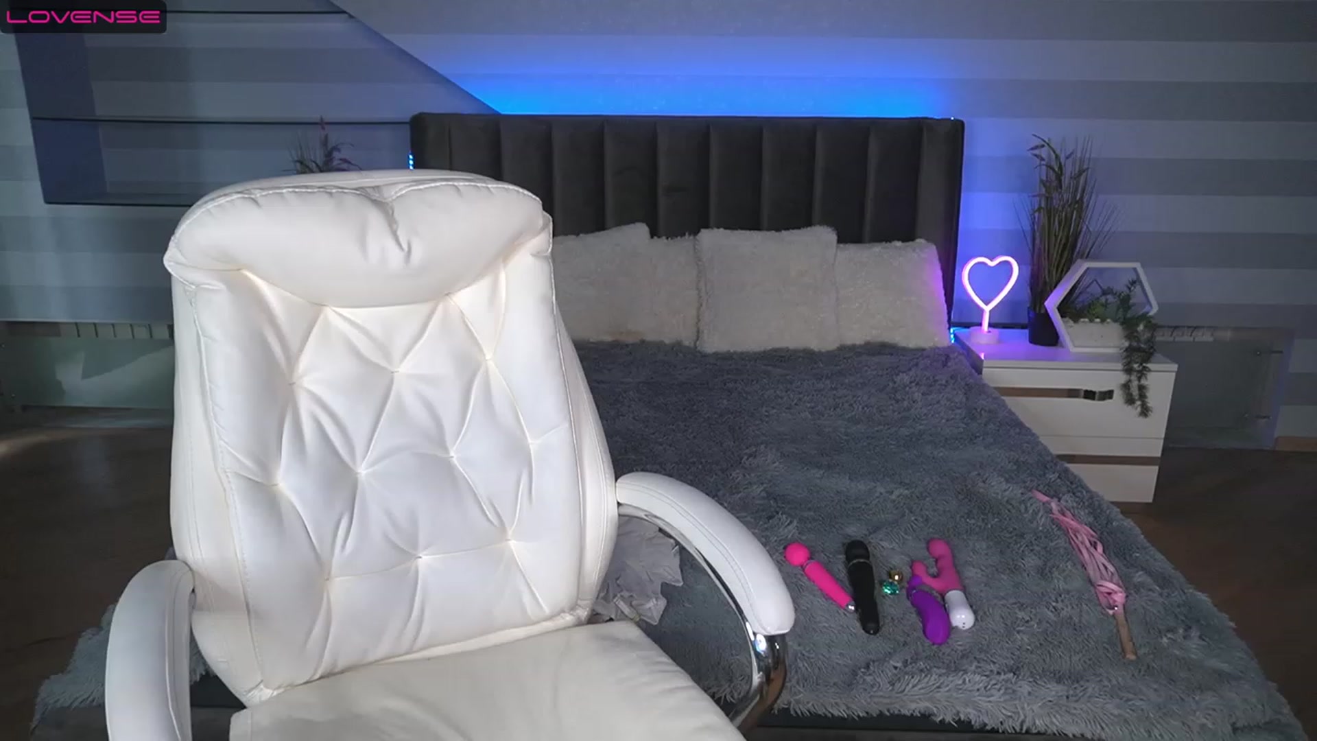 Gallery image thumbnail from MishkaSmile's myfreecams stream on, 02/03/2023, 11:50 image 14 of 20