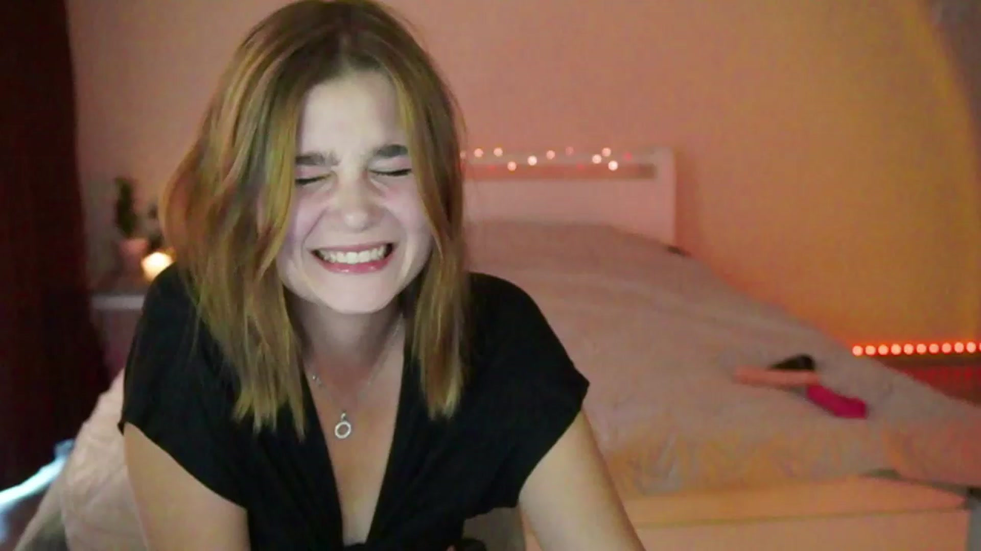 Gallery image thumbnail from MishkaSmile's myfreecams stream on, 07/25/2023, 12:18 image 4 of 20
