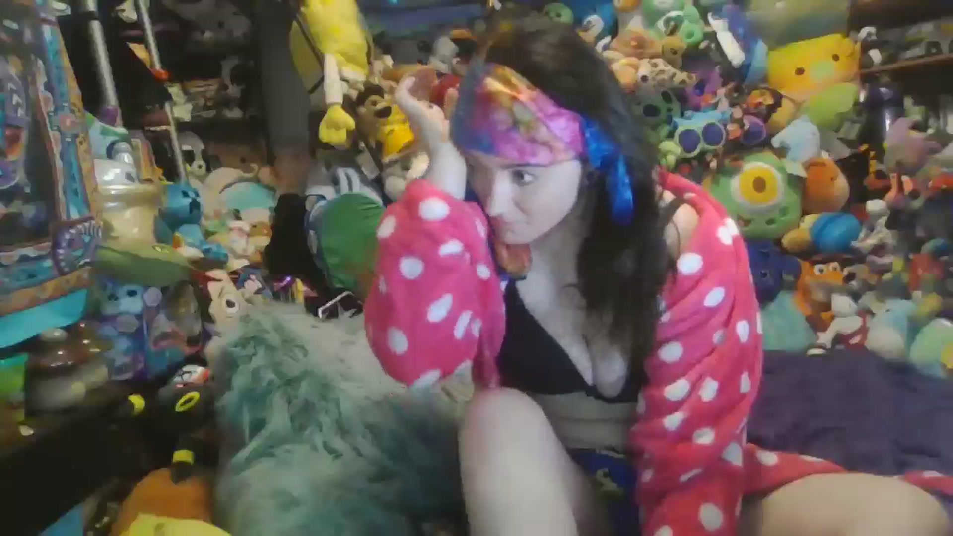 Gallery image thumbnail from MishkaWolfcat's myfreecams stream on, 01/01/2025, 11:59 image 13 of 20