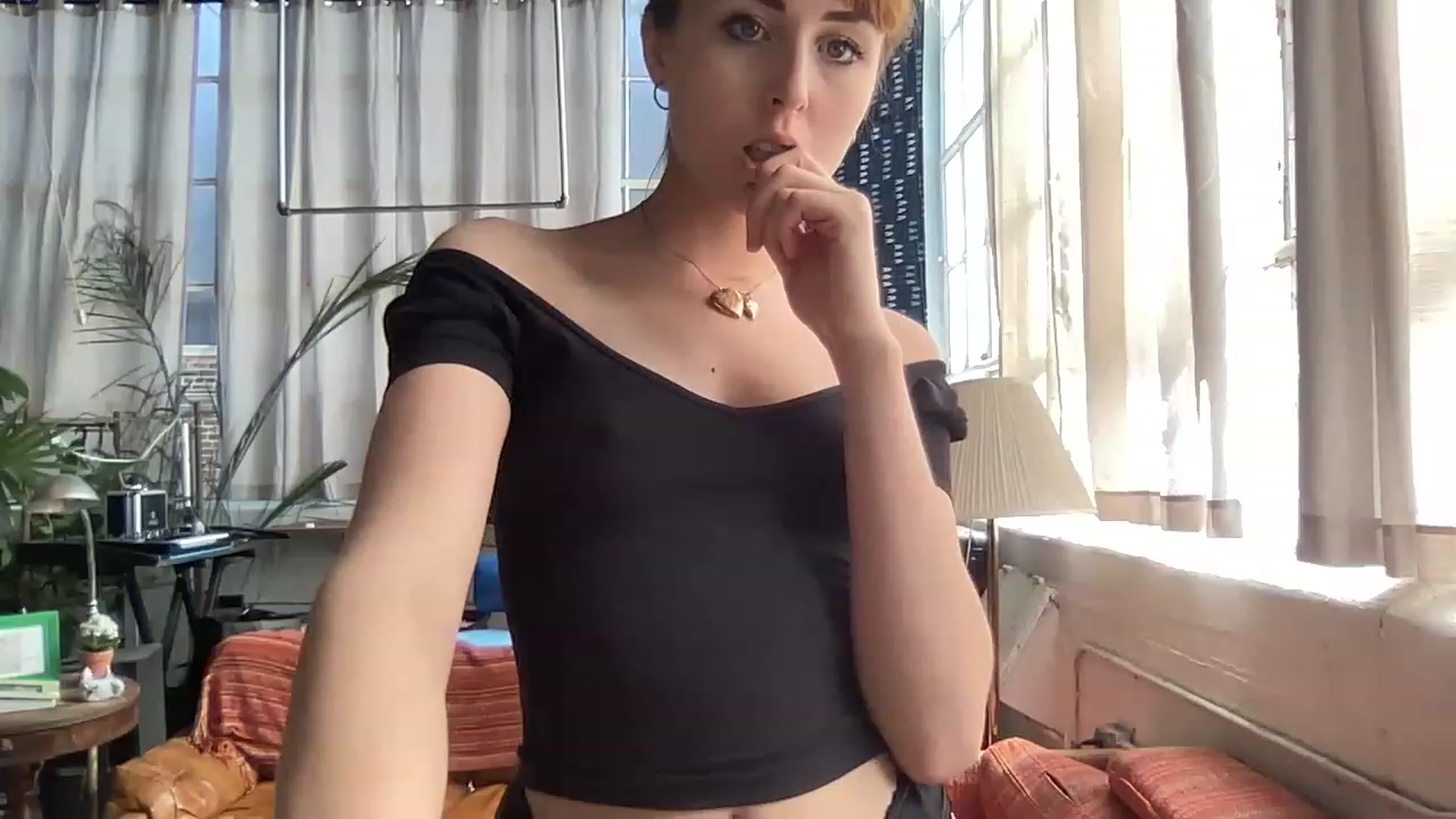 Gallery image thumbnail from Miss0star_'s myfreecams stream on, 04/19/2023, 20:04 image 17 of 20