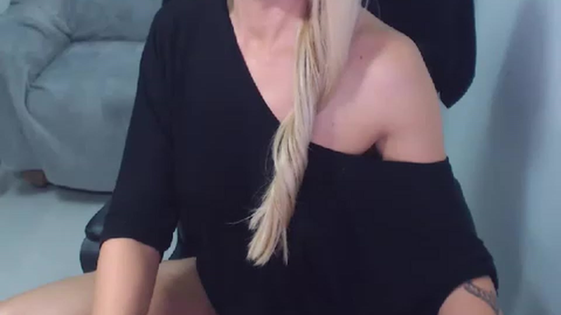 Gallery image thumbnail from MissAdictive's myfreecams stream on, 11/20/2022, 24:53 image 12 of 20