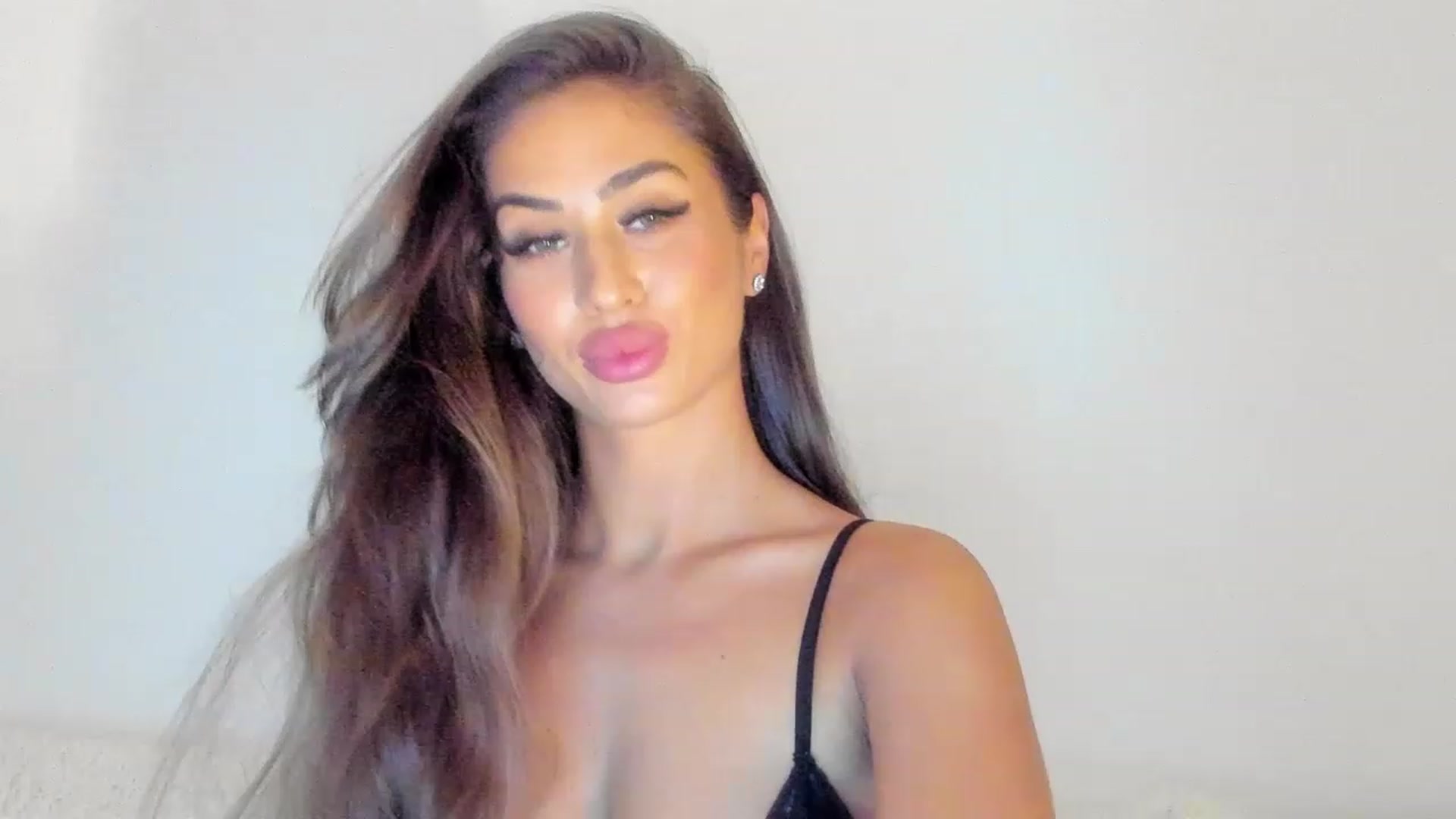 Gallery image thumbnail from MissAisha_'s myfreecams stream on, 01/27/2023, 13:27 image 3 of 20