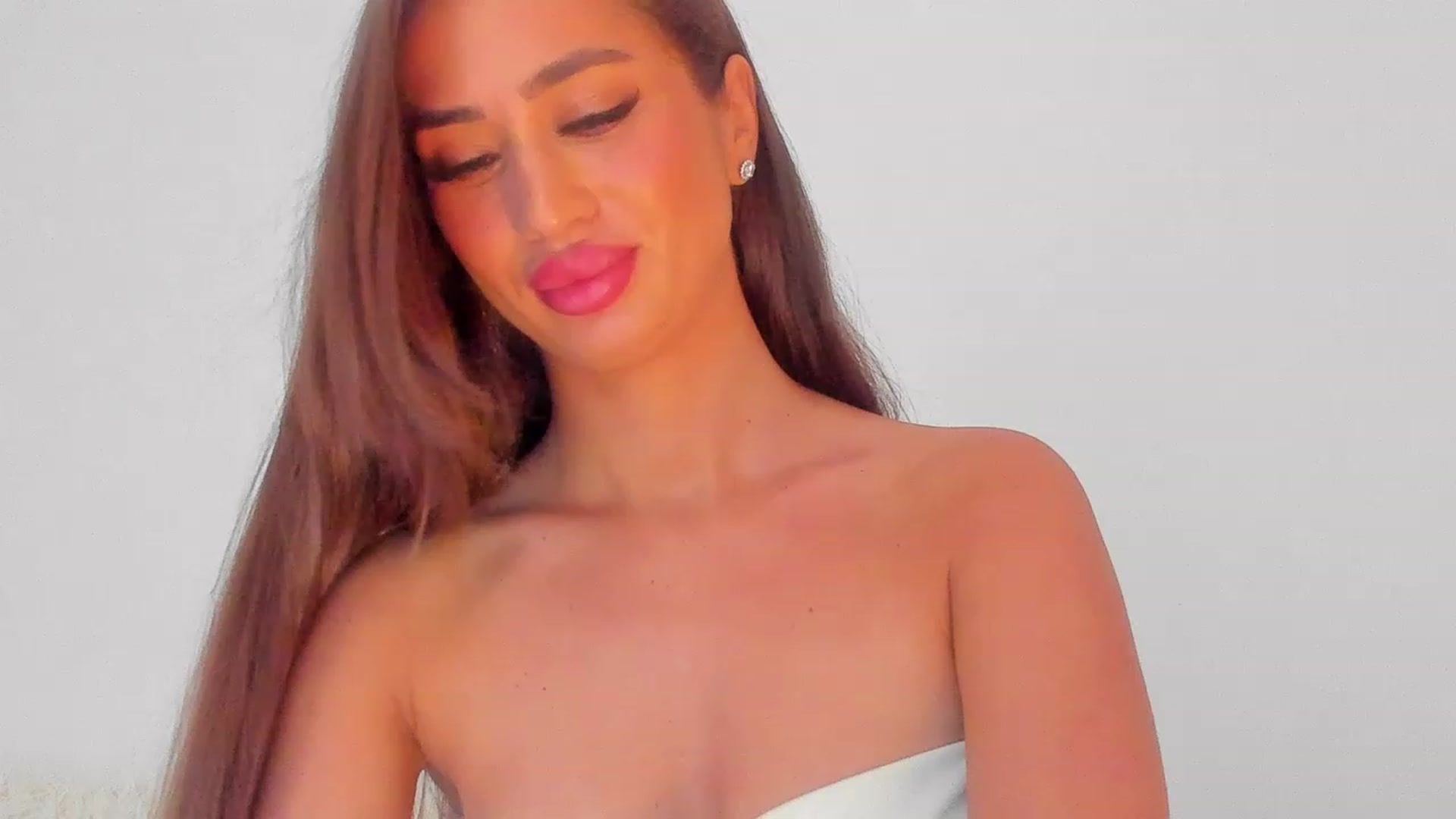 Gallery image thumbnail from MissAisha_'s myfreecams stream on, 01/30/2023, 08:47 image 9 of 20