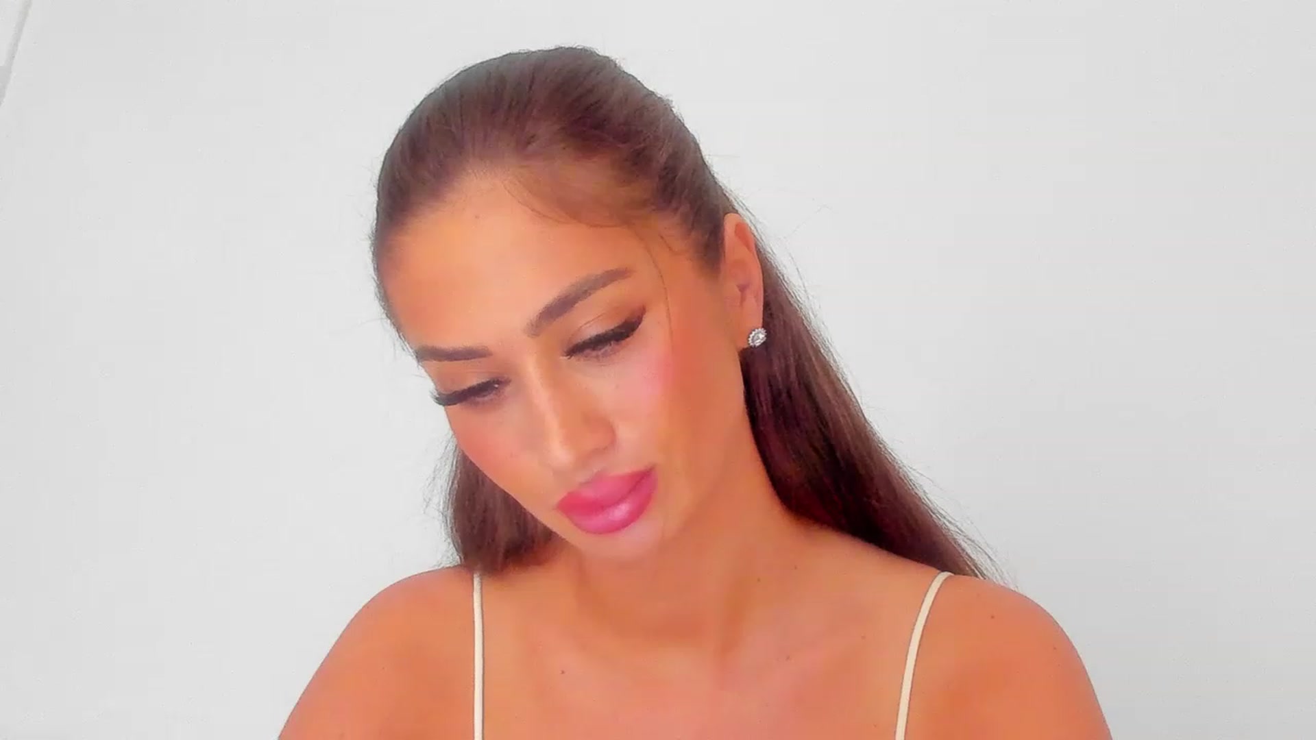 Gallery image thumbnail from MissAisha_'s myfreecams stream on, 01/30/2023, 09:36 image 17 of 20