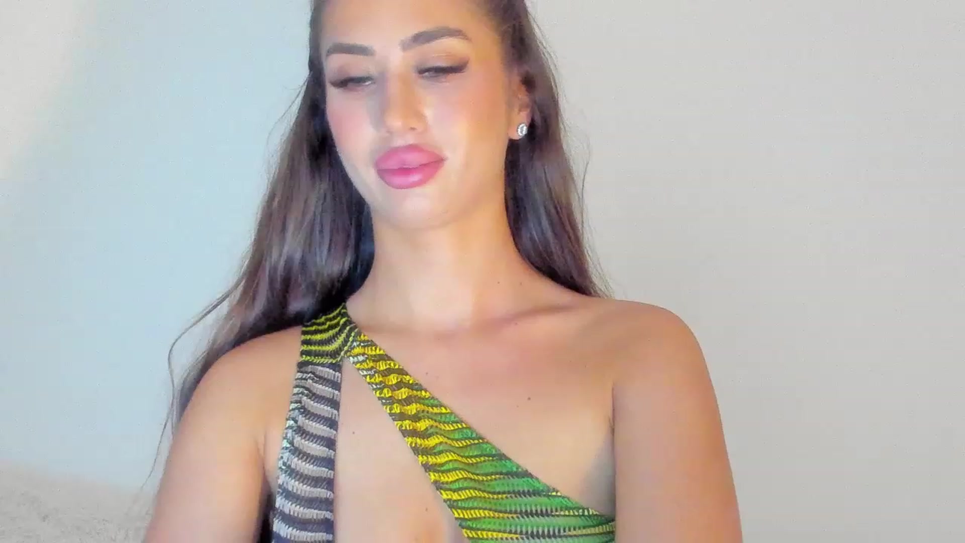 Gallery image thumbnail from MissAisha_'s myfreecams stream on, 02/02/2023, 10:55 image 3 of 20