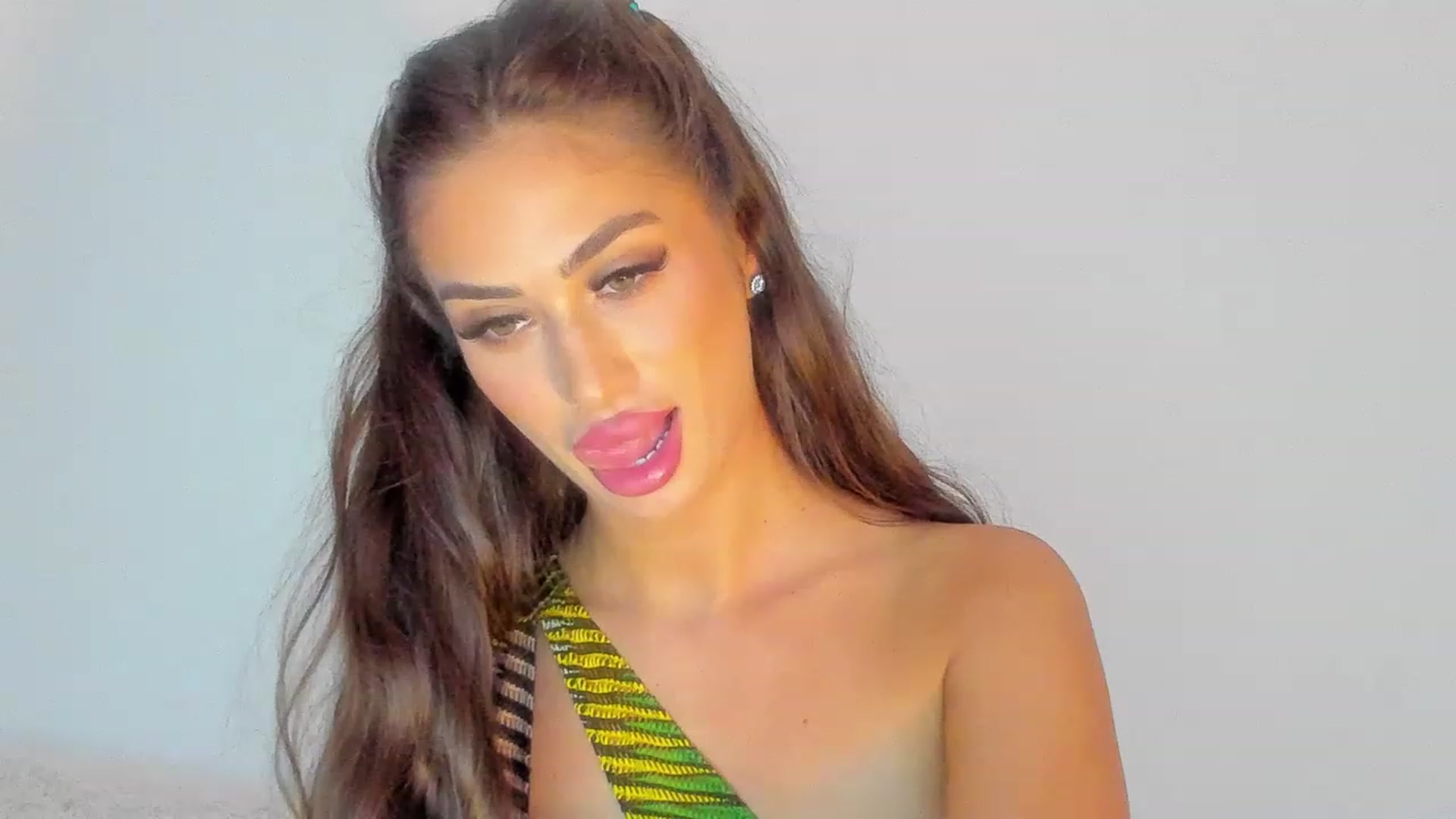 Gallery image thumbnail from MissAisha_'s myfreecams stream on, 02/02/2023, 10:55 image 15 of 20