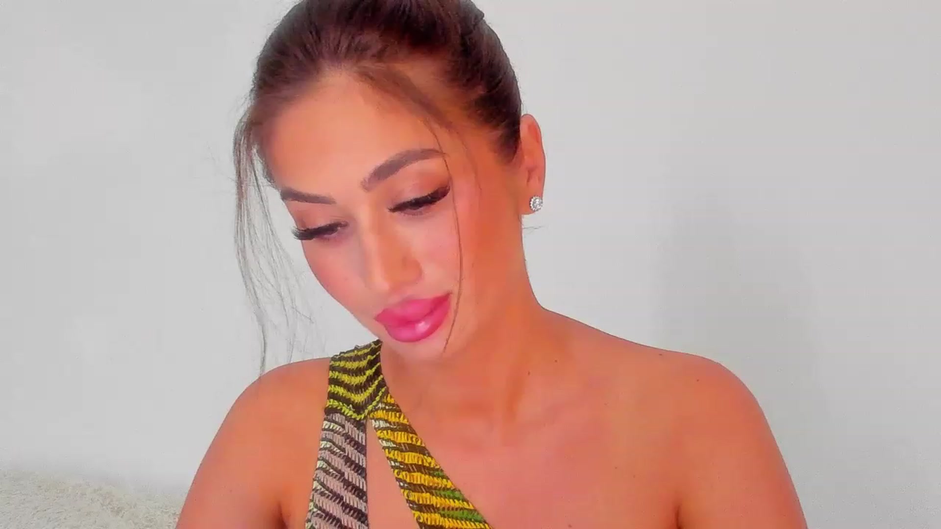 Gallery image thumbnail from MissAisha_'s myfreecams stream on, 02/02/2023, 13:46 image 19 of 20