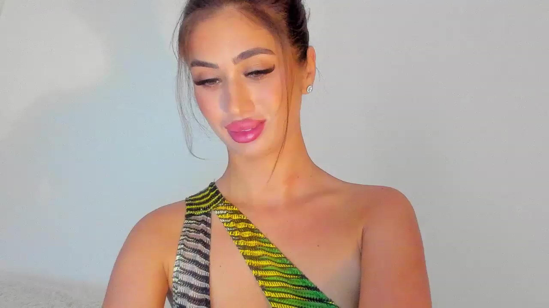 Gallery image thumbnail from MissAisha_'s myfreecams stream on, 02/02/2023, 13:46 image 14 of 20